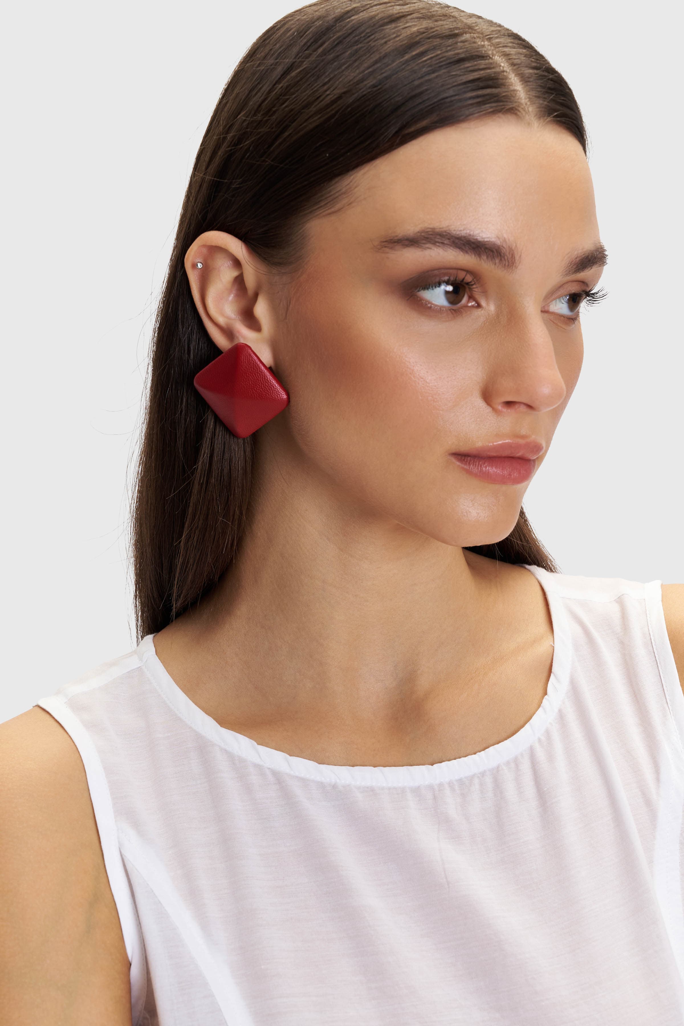 Τετράγωνα κουμπωτά σκουλαρίκια - Κόκκινο