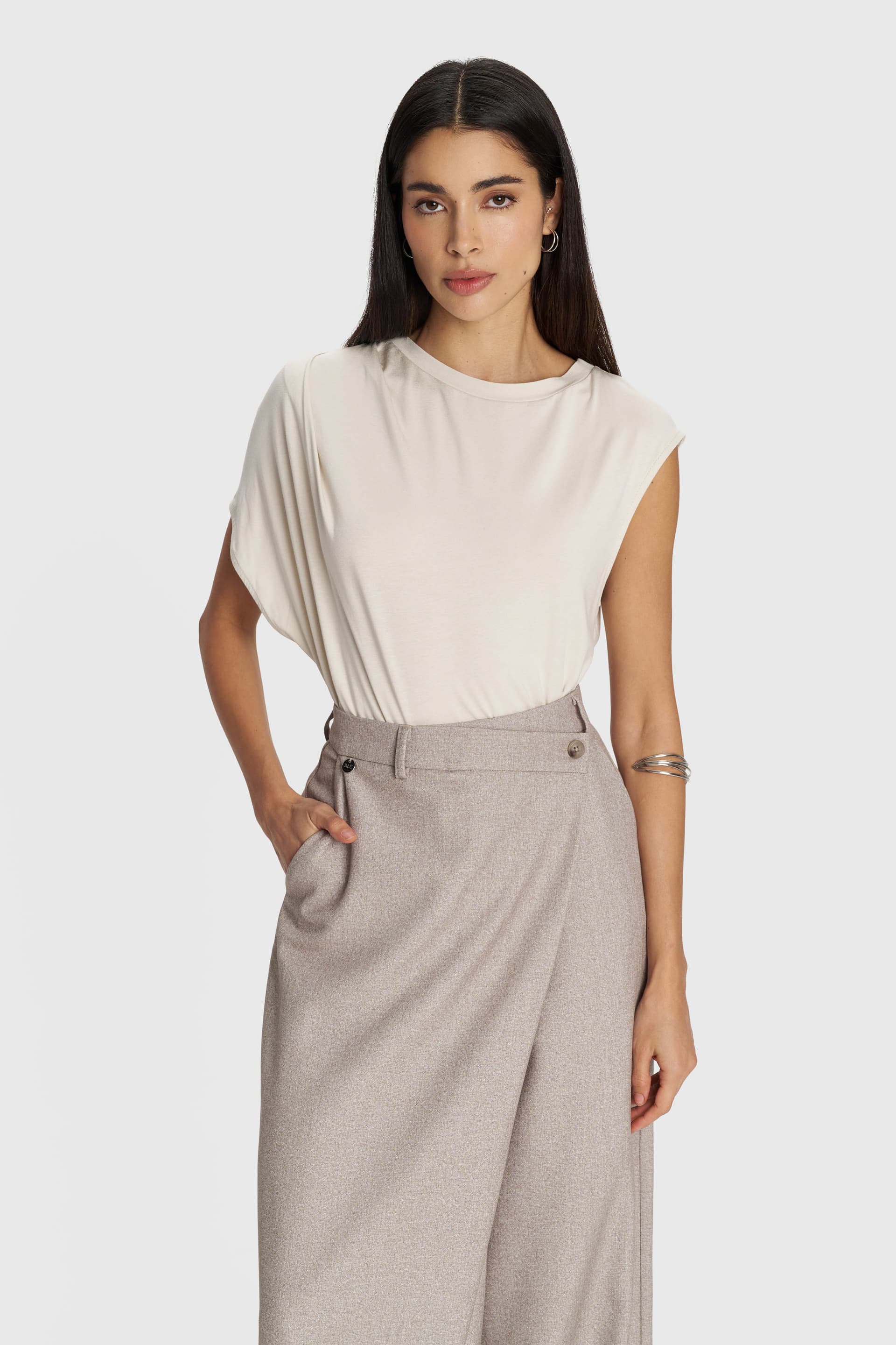 Μπλούζα με ασύμμετρα μανίκια - Μπεζ