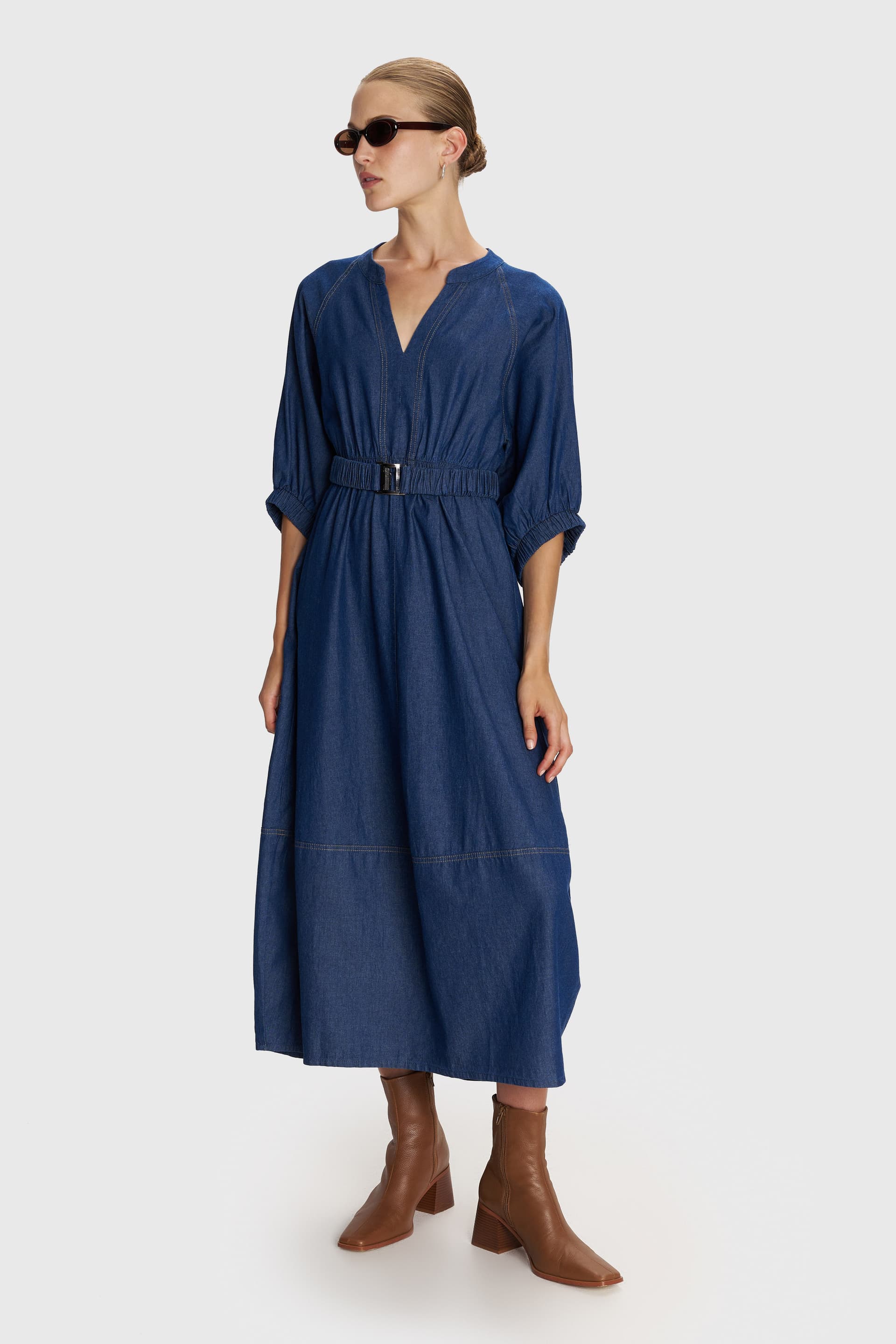 Φόρεμα μίντι με ελαστική ζώνη - Μπλε