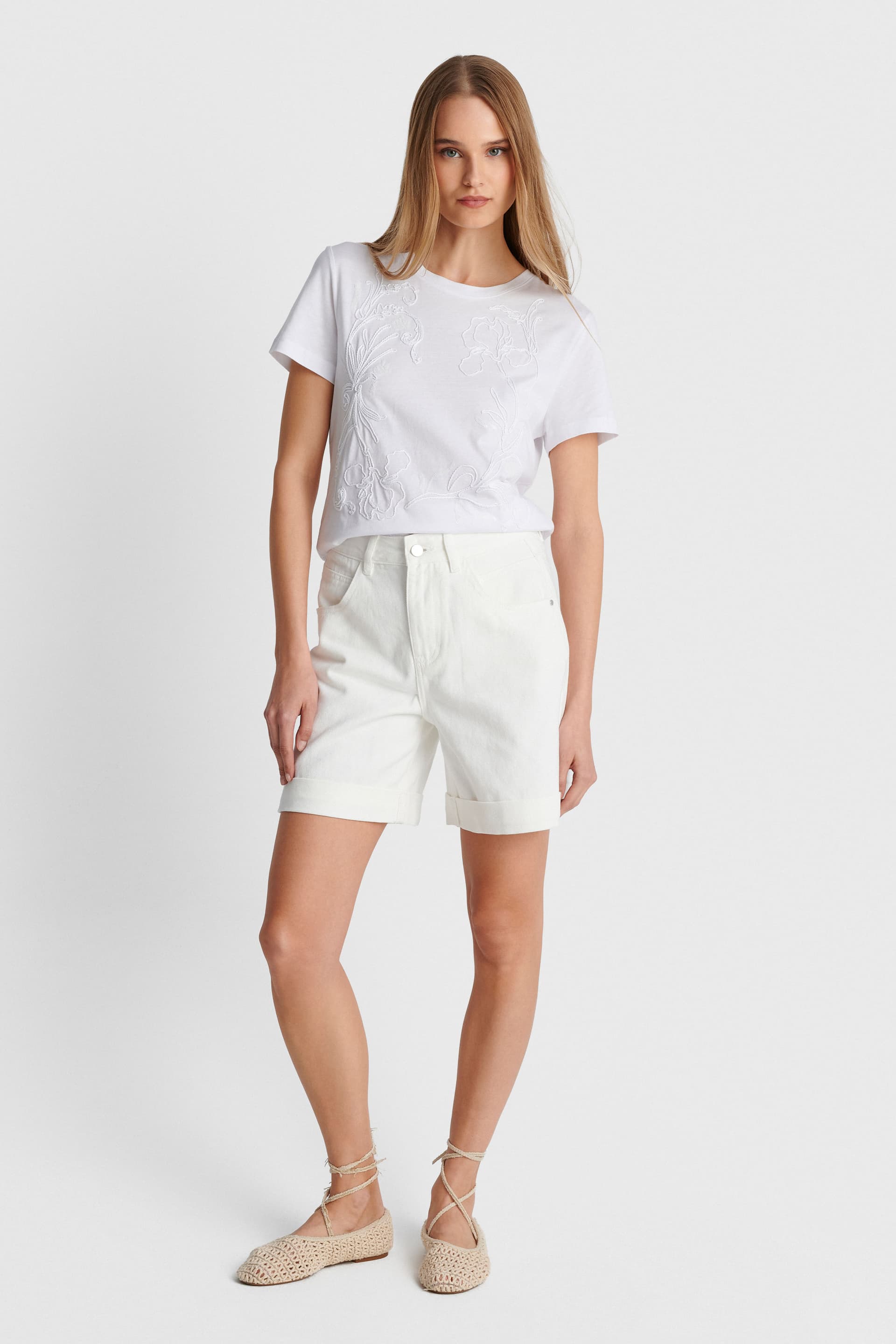 Μπλούζα με κεντημένες λεπτομέρειες - Λευκό