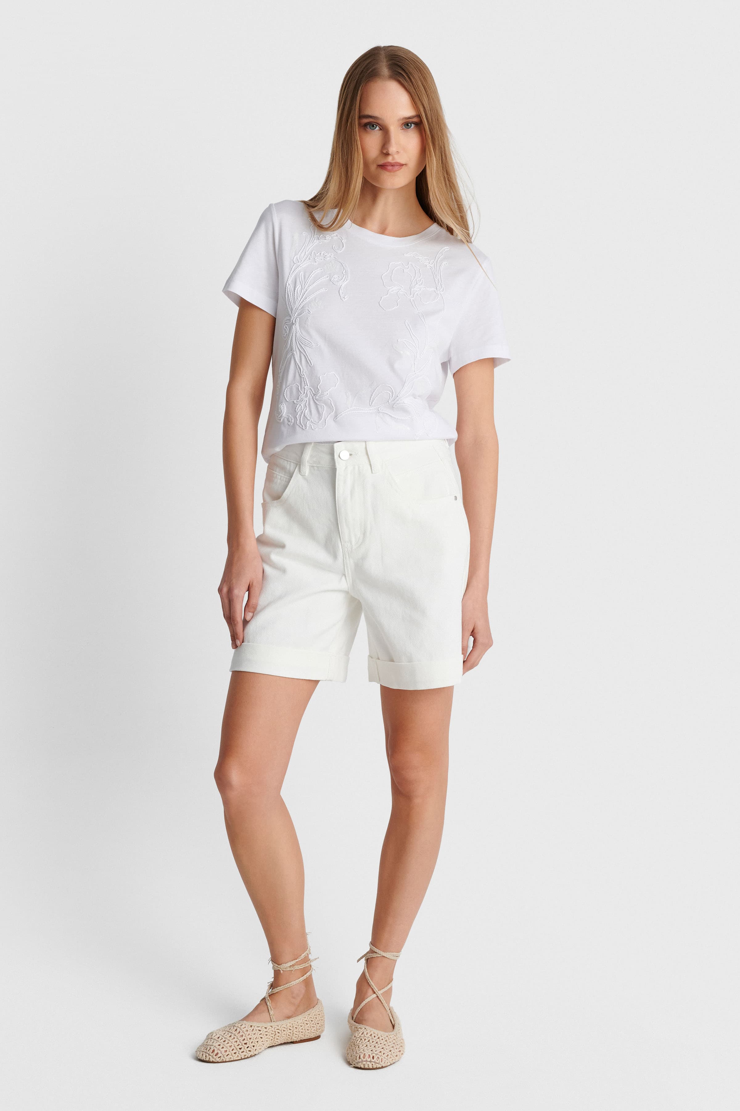 Μπλούζα με κεντημένες λεπτομέρειες - Λευκό