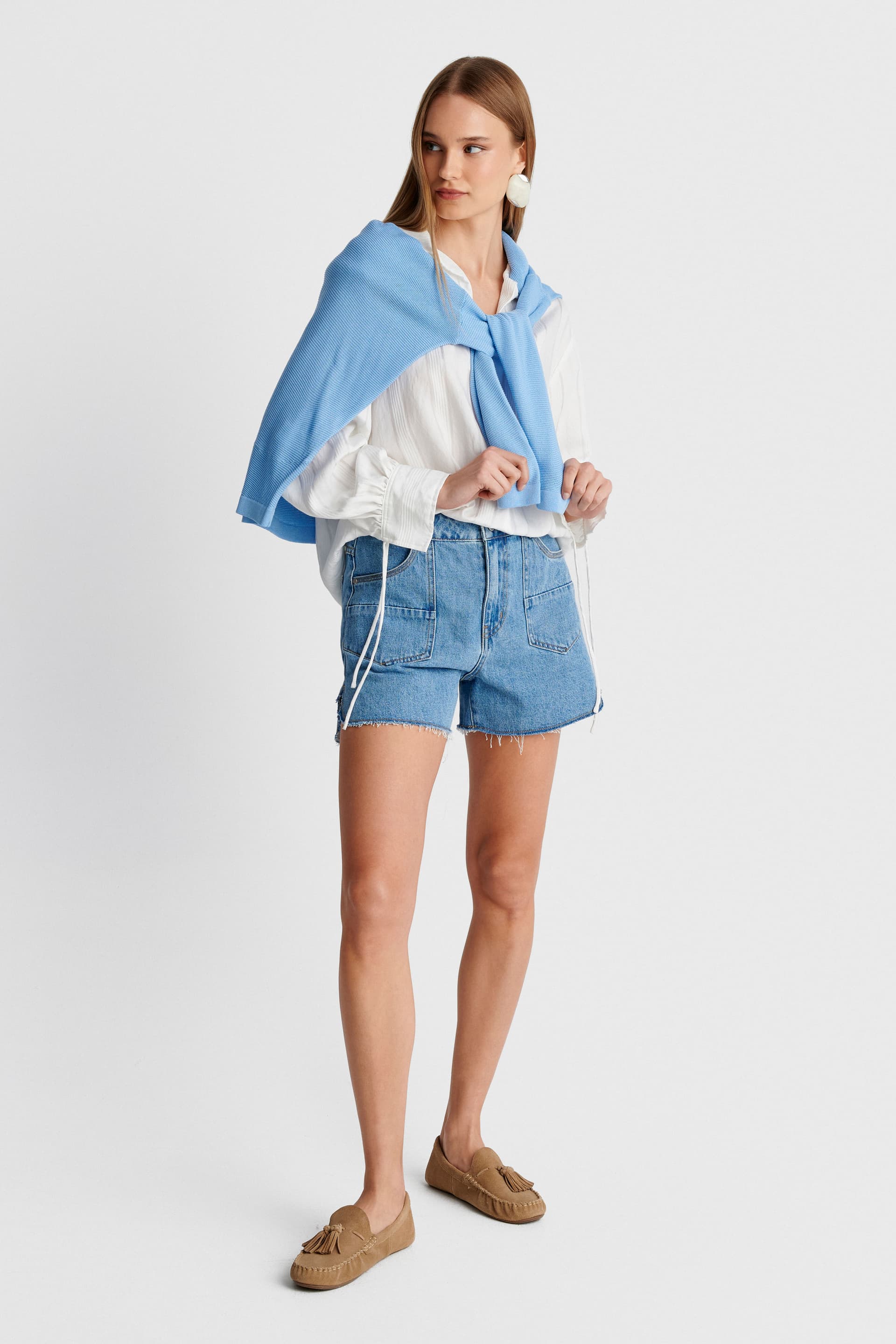 Τζιν σόρτς με σχεδιαστικές τσέπες - USED
