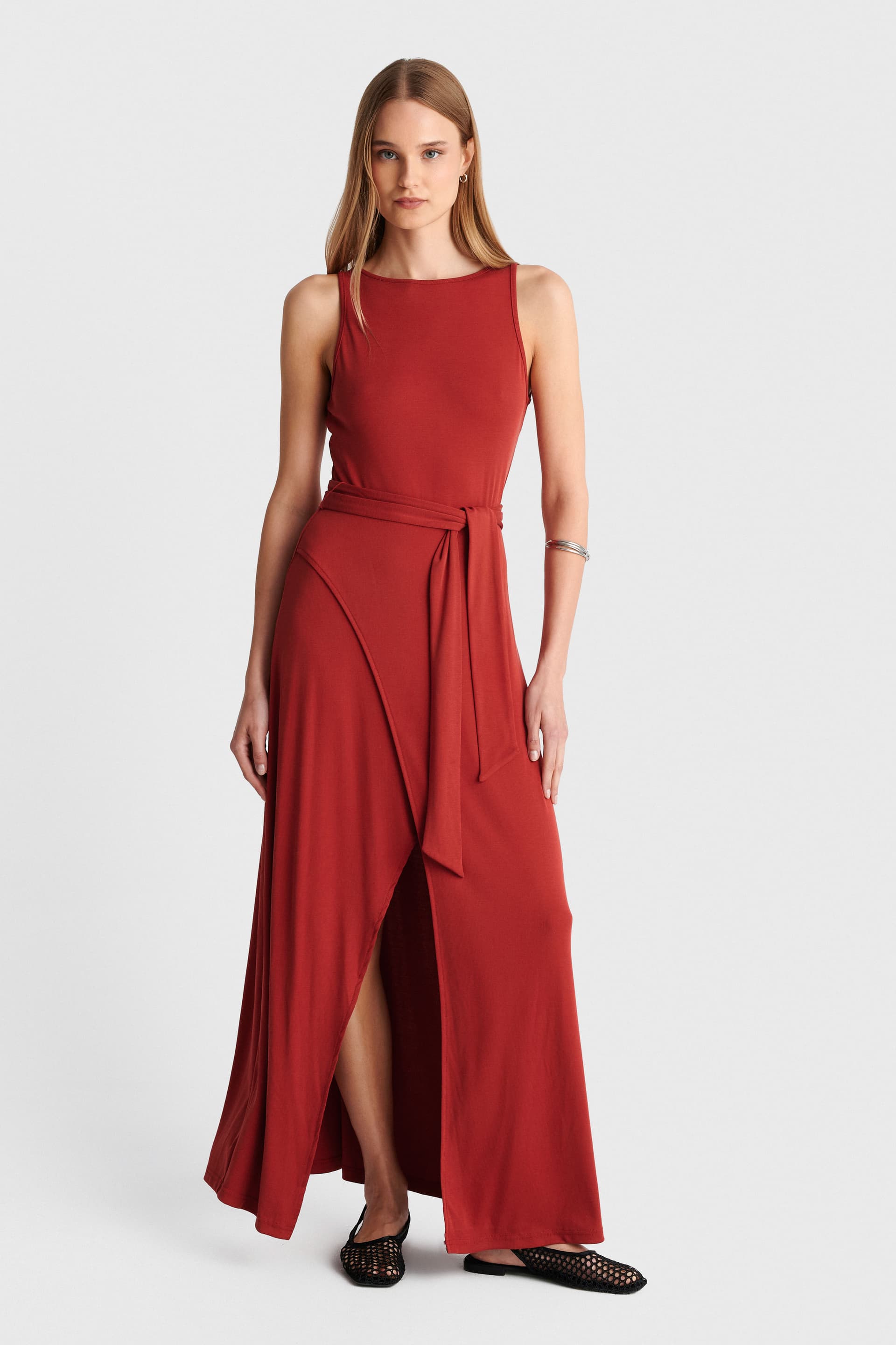 Μάξι φόρεμα με ζώνη και άνοιγμα - PAPRICA