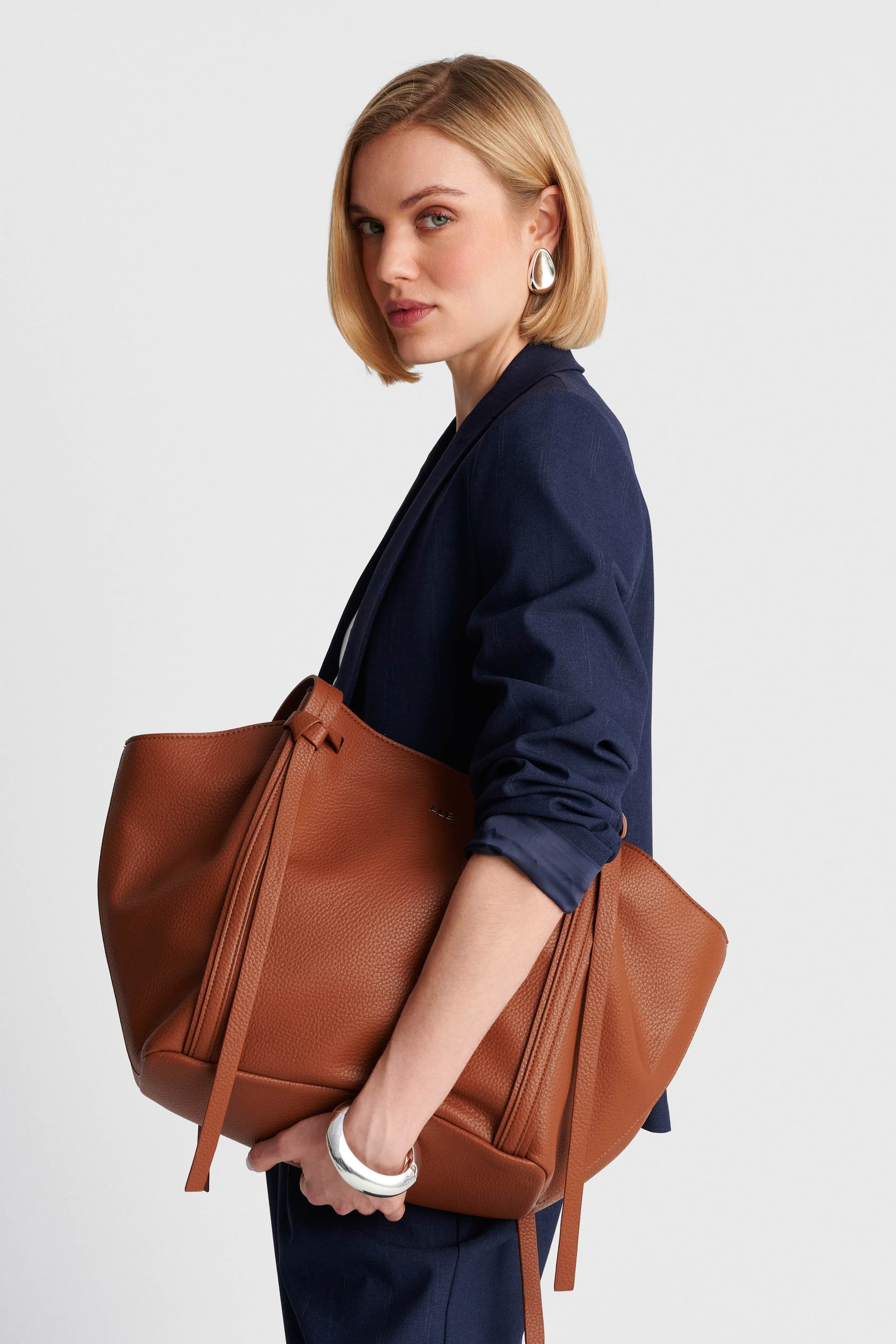 Τσάντα ώμου με δερμάτινη όψη - Καφέ