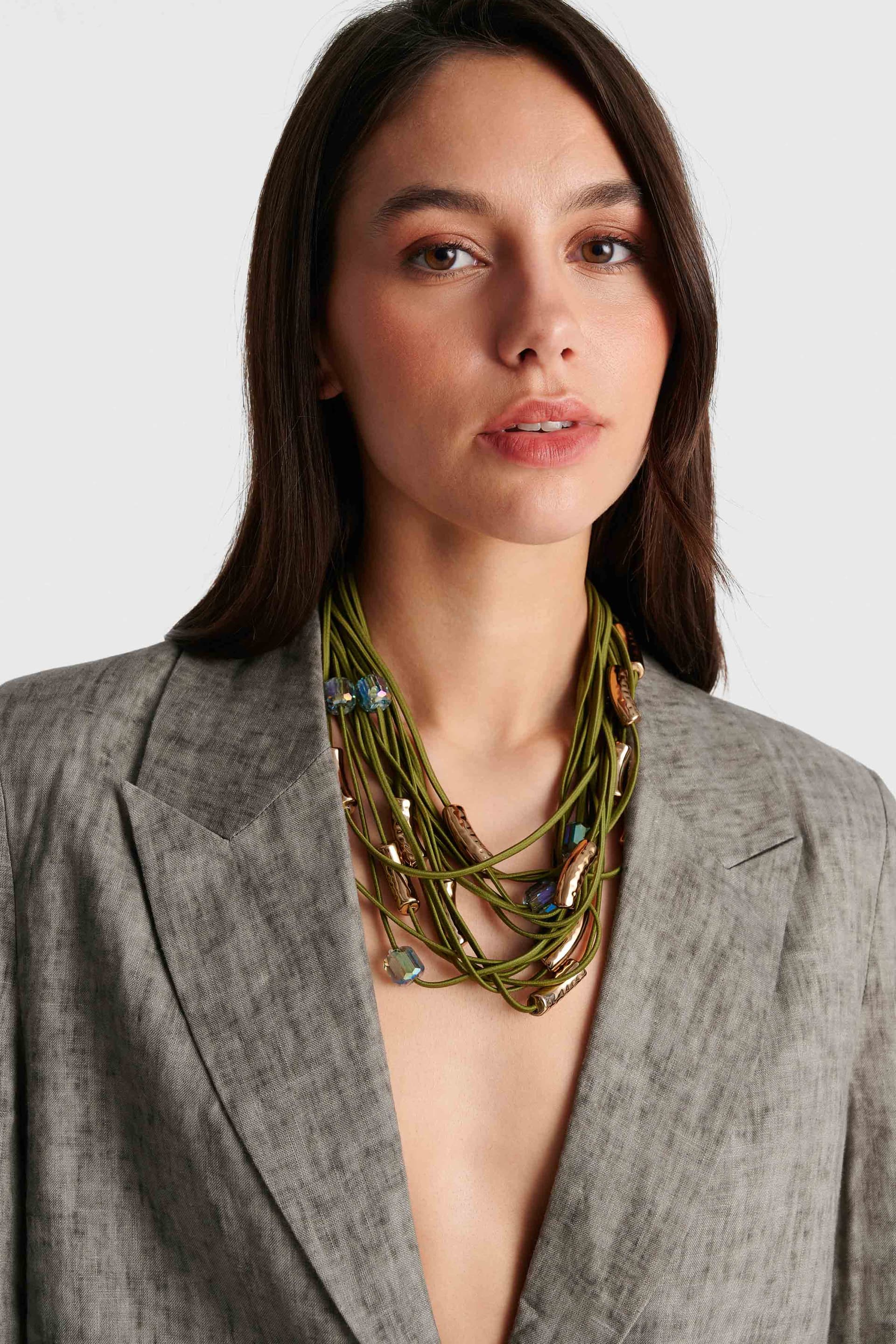 Κολιέ μακρύ με μεταλλικά στοιχεία - Πολύχρωμο