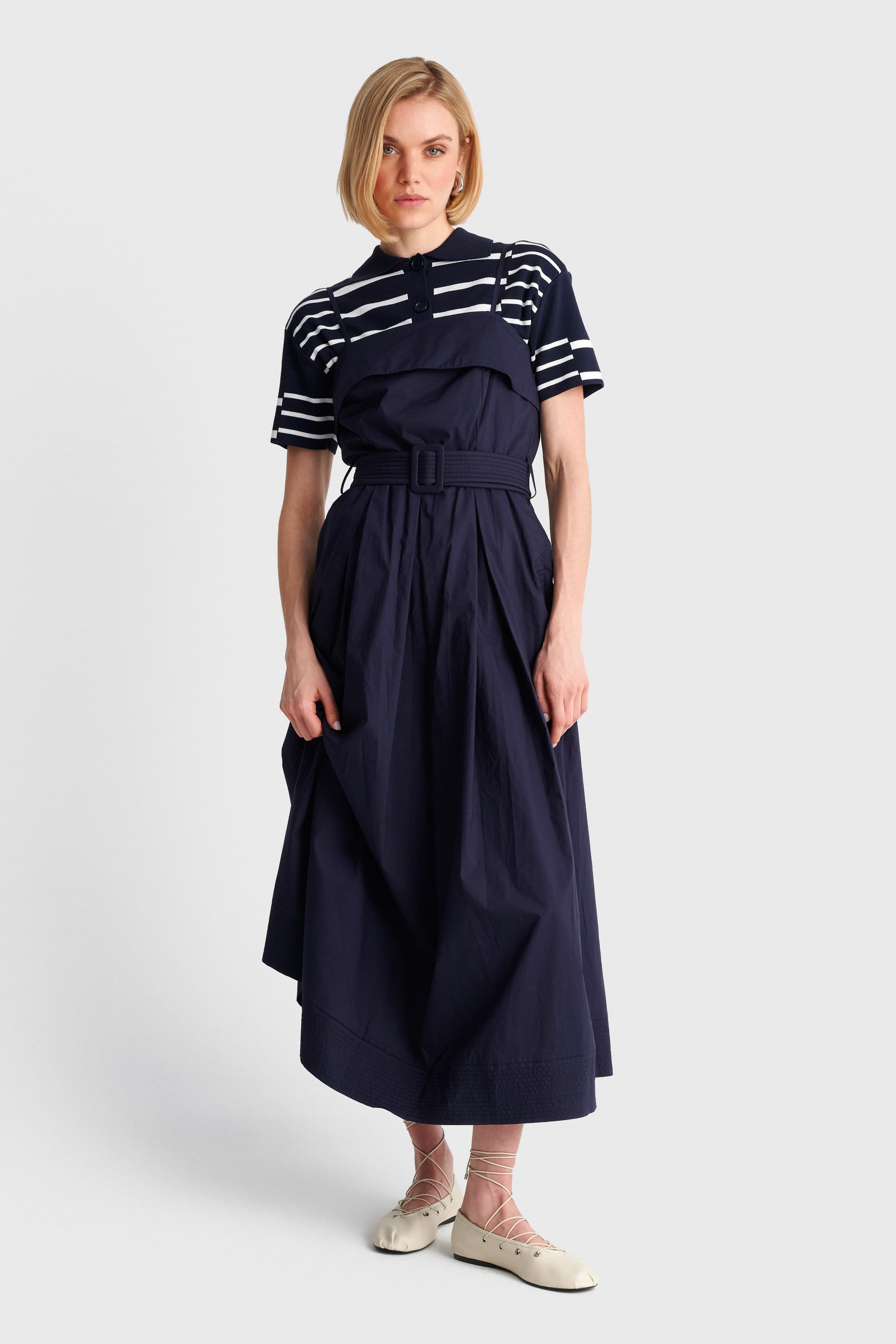 Φόρεμα μίντι με τιράντες και ζώνη - Μπλε