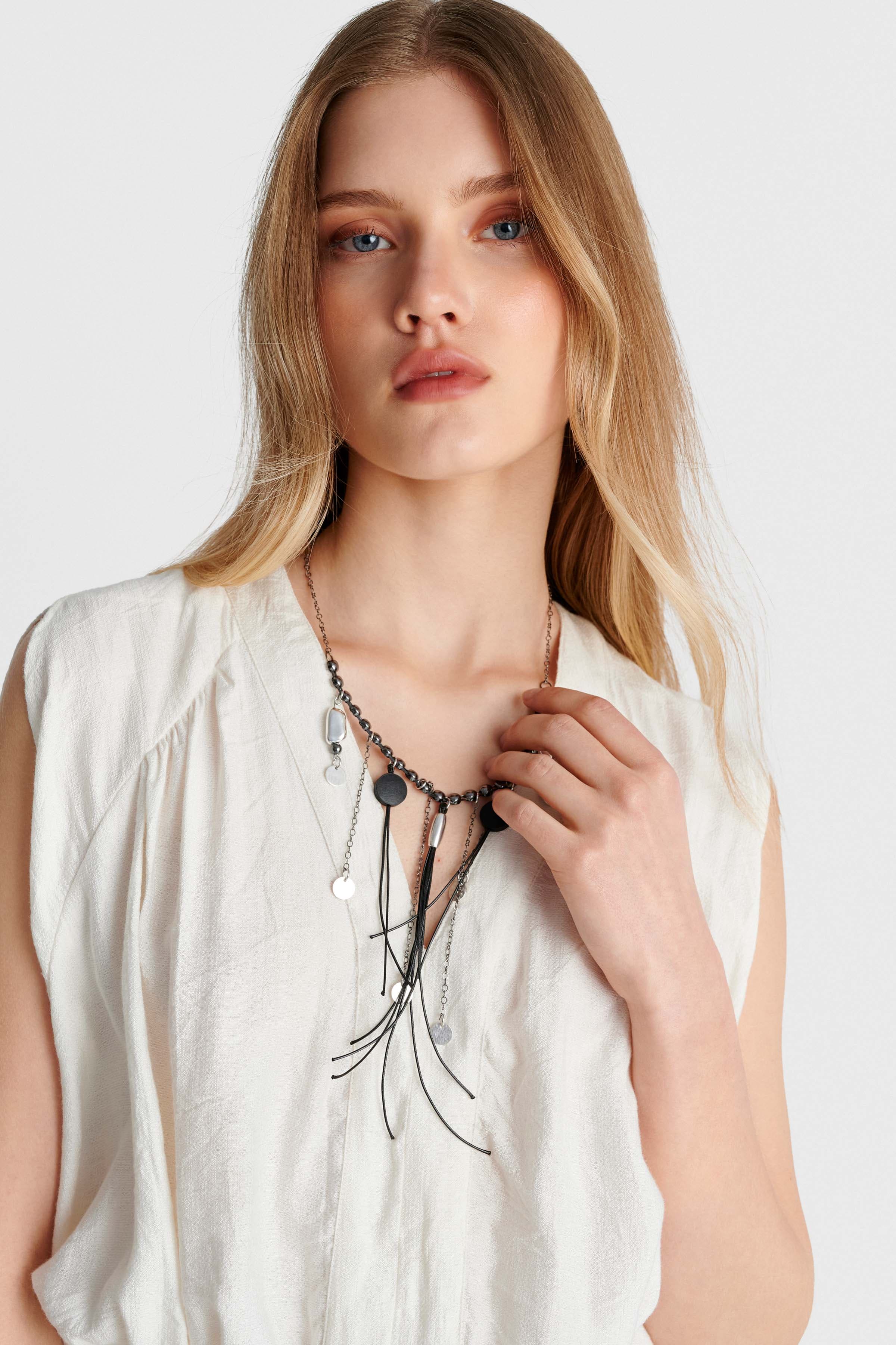 Κολιέ με συνδυασμό υλικών - Πολύχρωμο