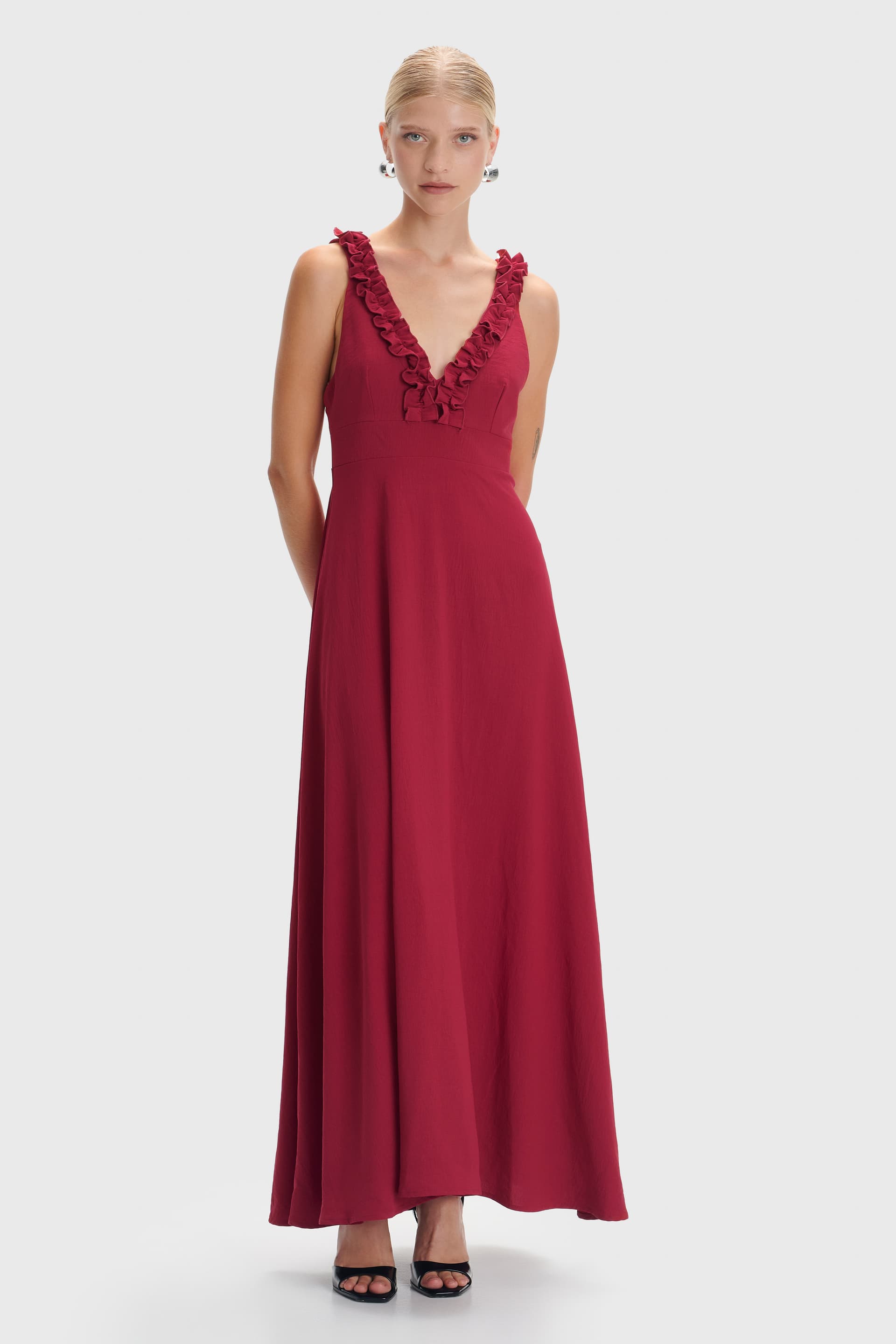 Φόρεμα με λεπτομέρειες στο ντεκολτέ - WINE