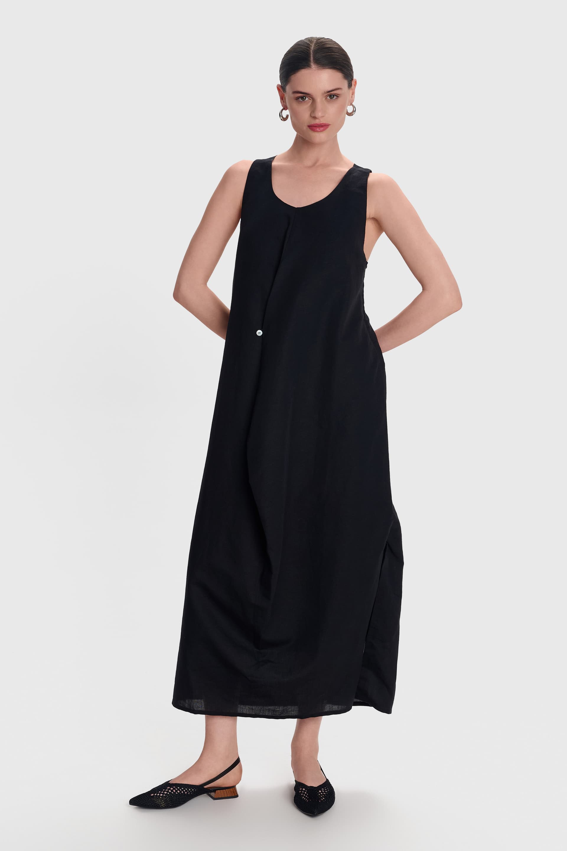 Φόρεμα μίντι λινό με σκίσιμο - Μαύρο