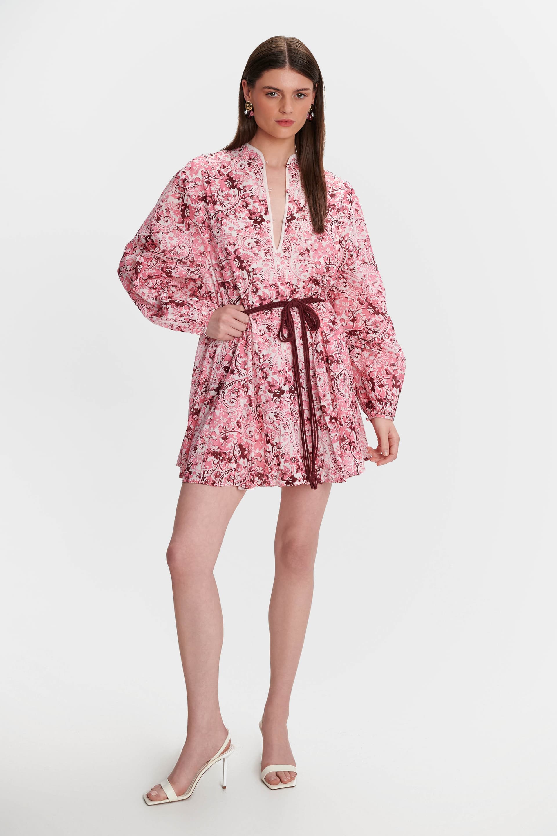 Φόρεμα κοντό εμπριμέ με ζώνη - Πολύχρωμο