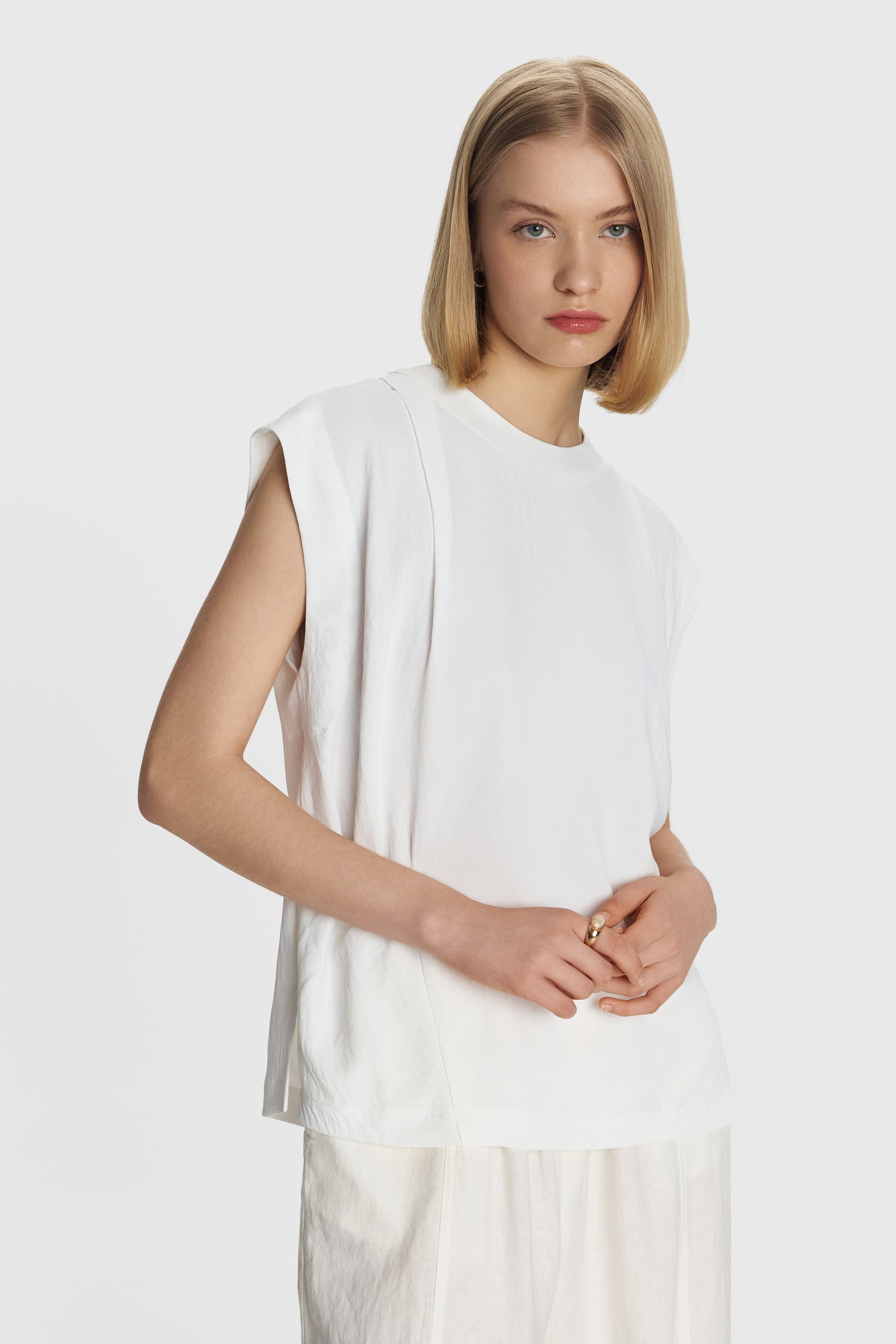 Τοπ αμάνικο μονόχρωμο - Λευκό