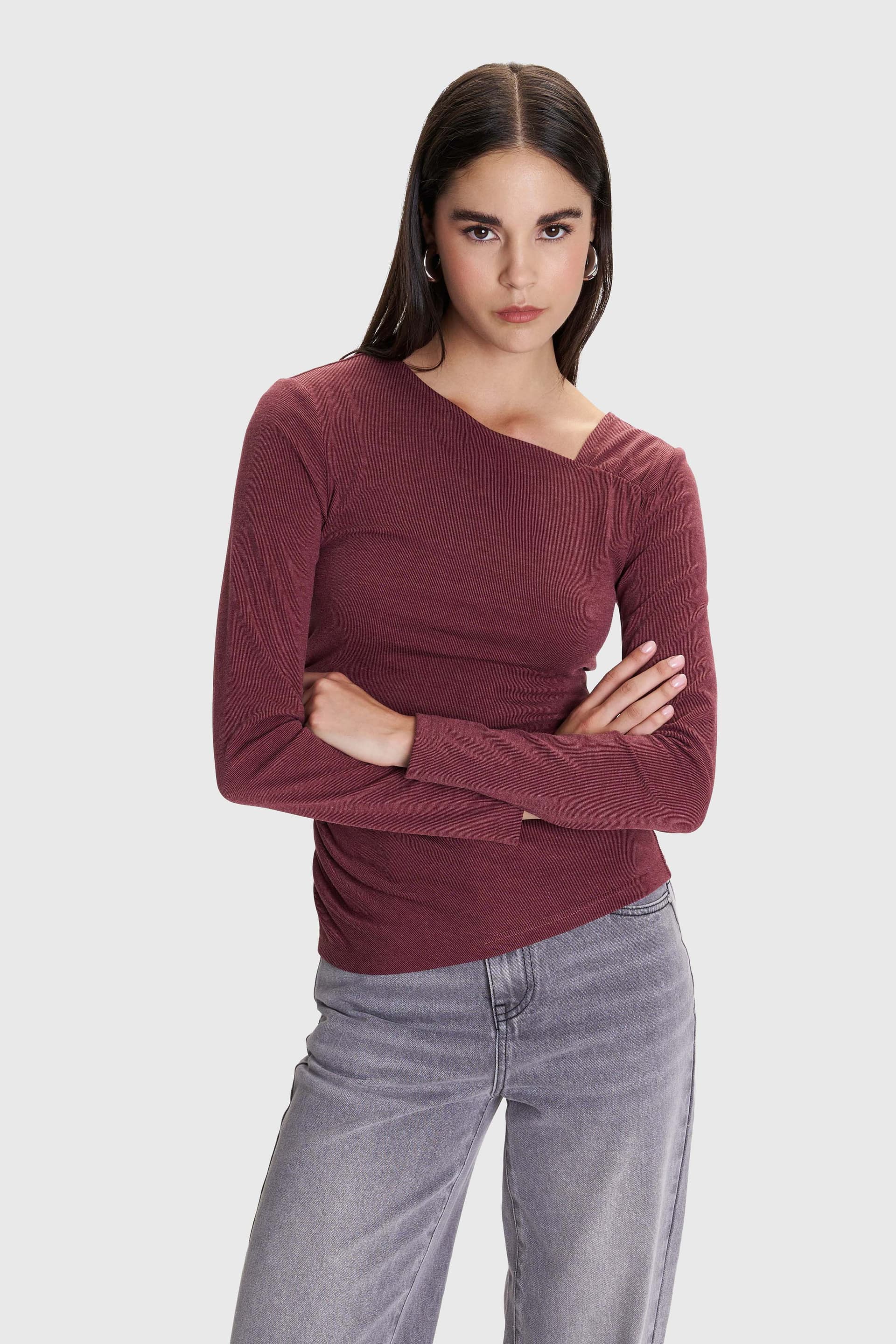 Μπλούζα μονόχρωμη με σούρες - Μπορντό