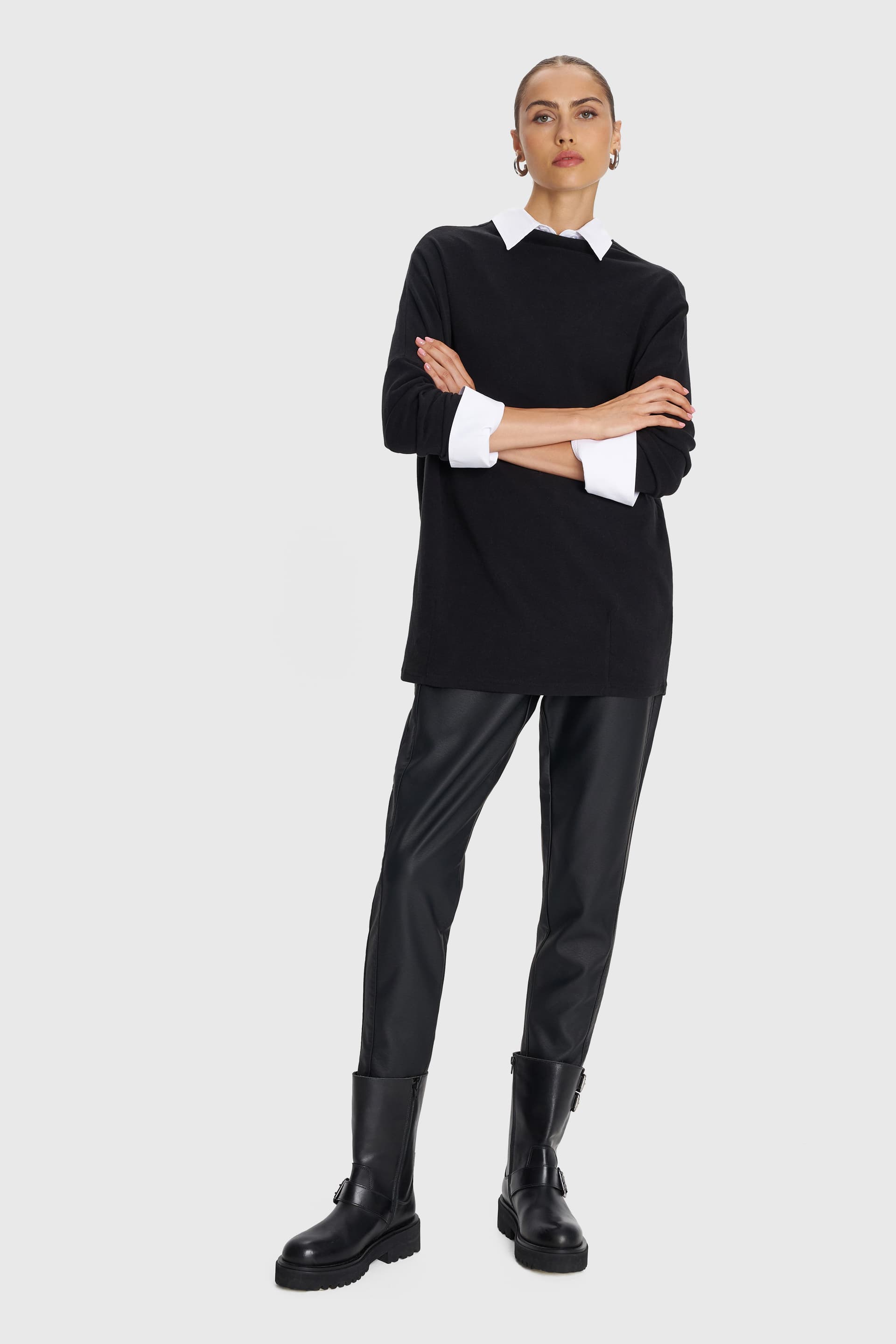 Μπλούζα μονόχρωμη μακριά - Μαύρο