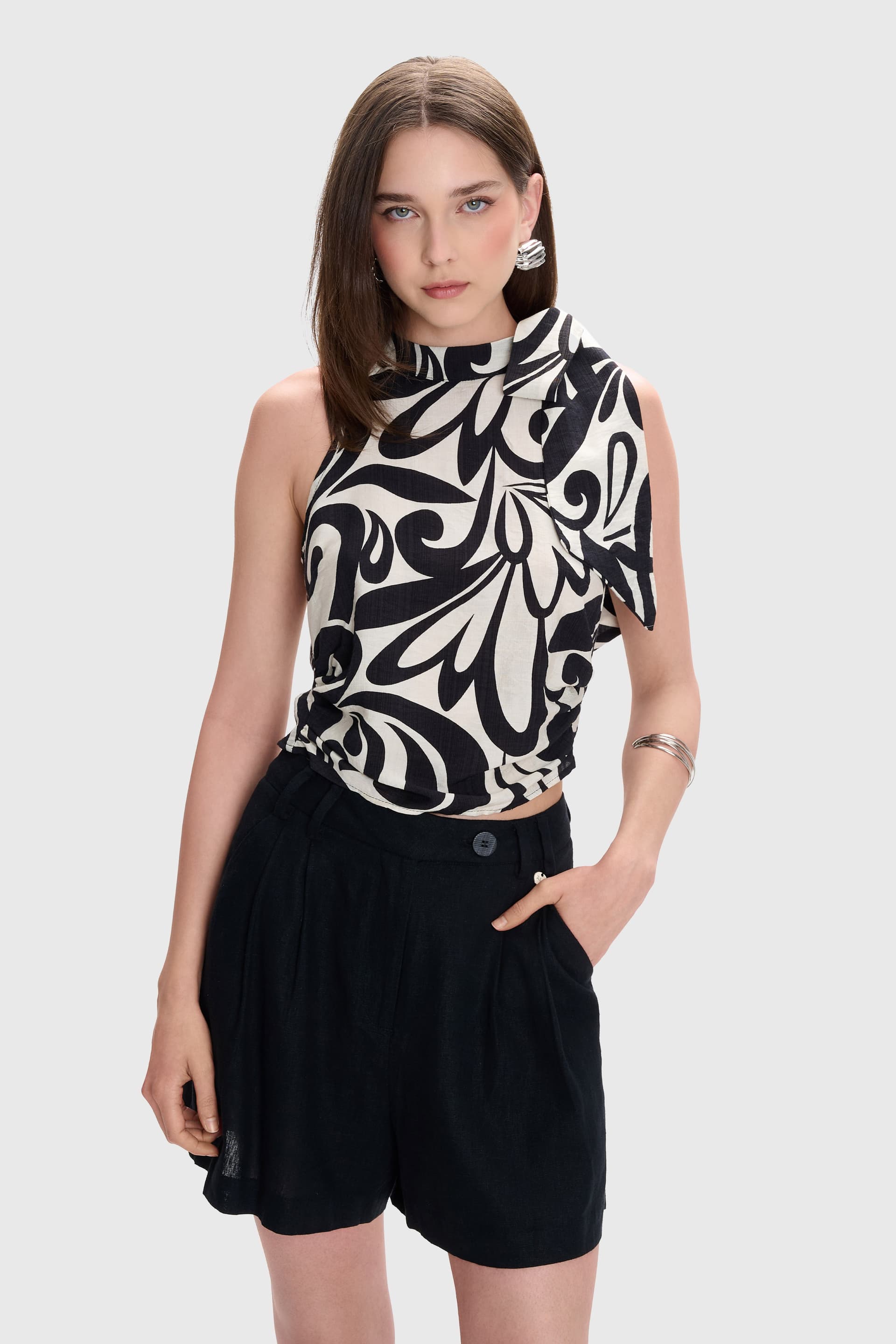 Τοπ με δέσιμο στο λαιμό - Μαύρο