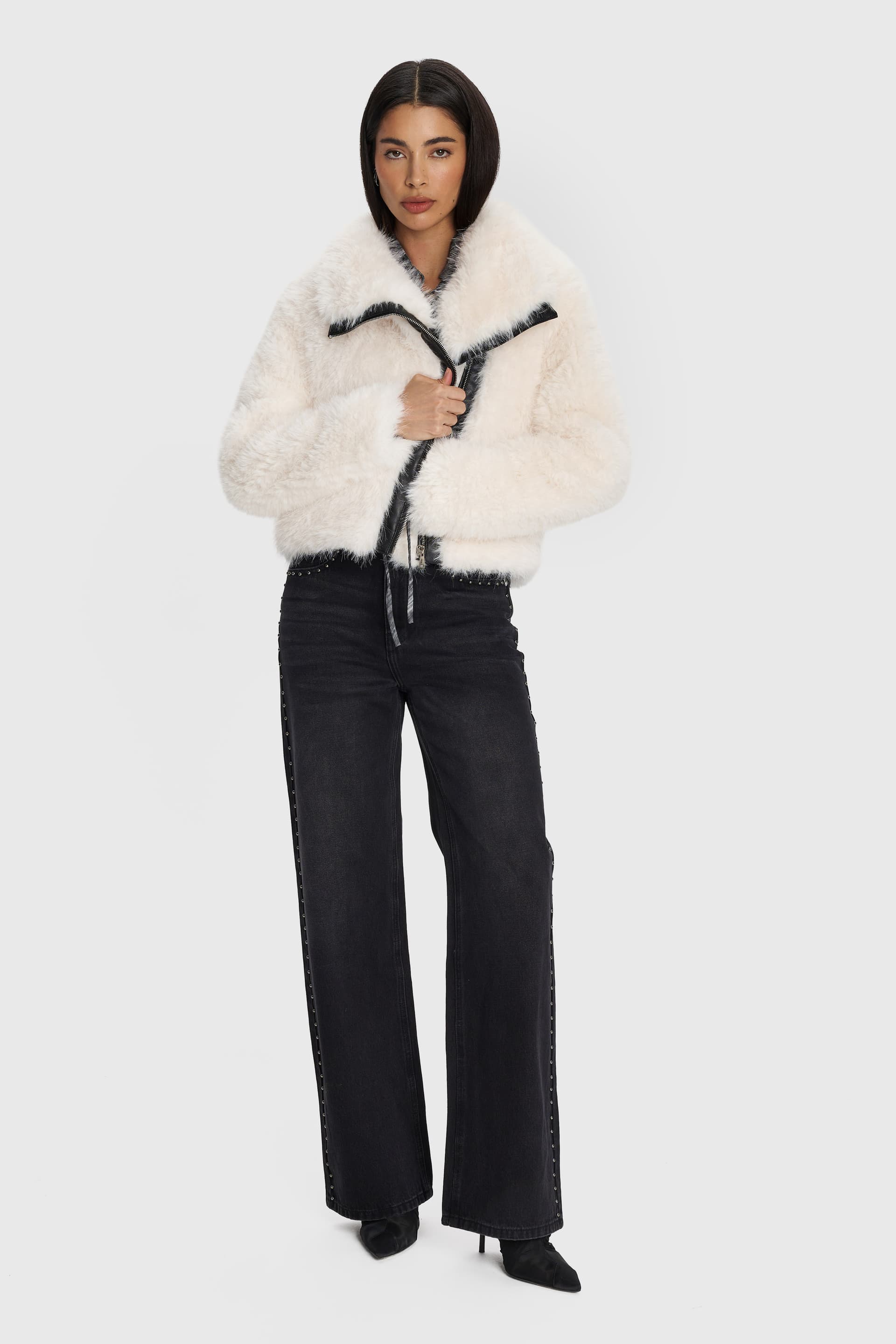 Μπουφάν κοντό με εφέ γούνας - Λευκό