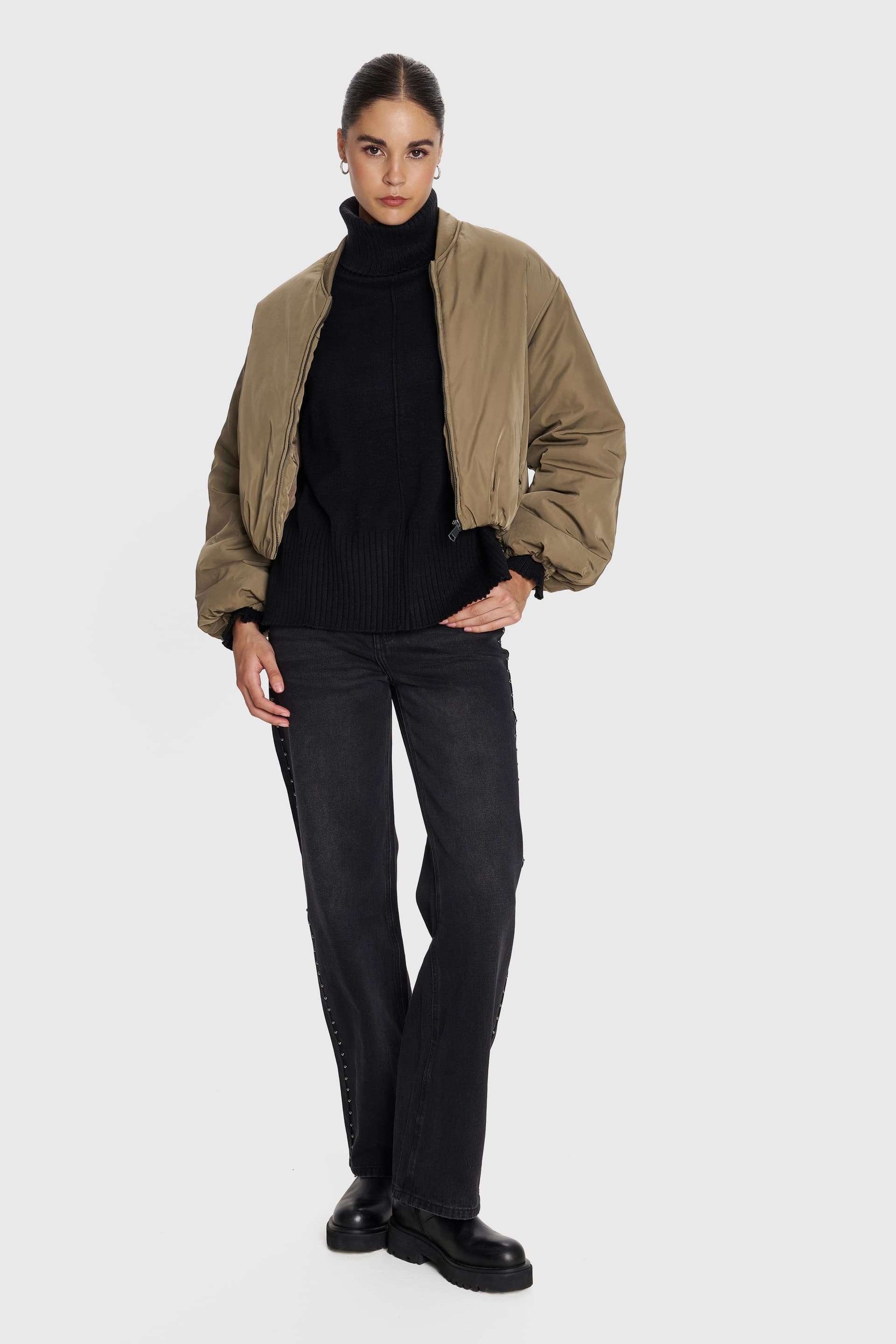 Μπλούζα πλεκτή με loose λαιμό - Μαύρο