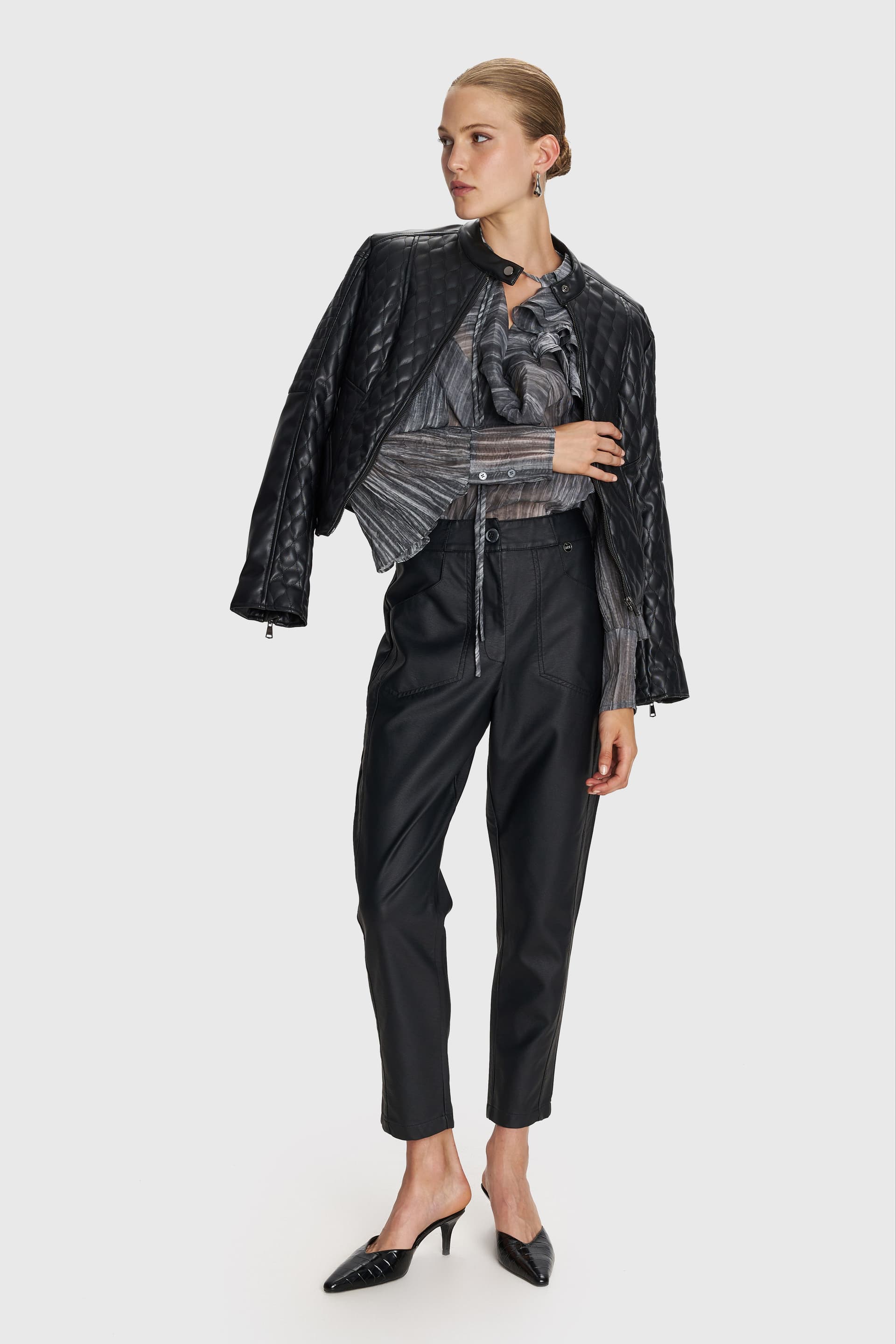 Παντελόνι δερματίνη με τσέπες - Μαύρο