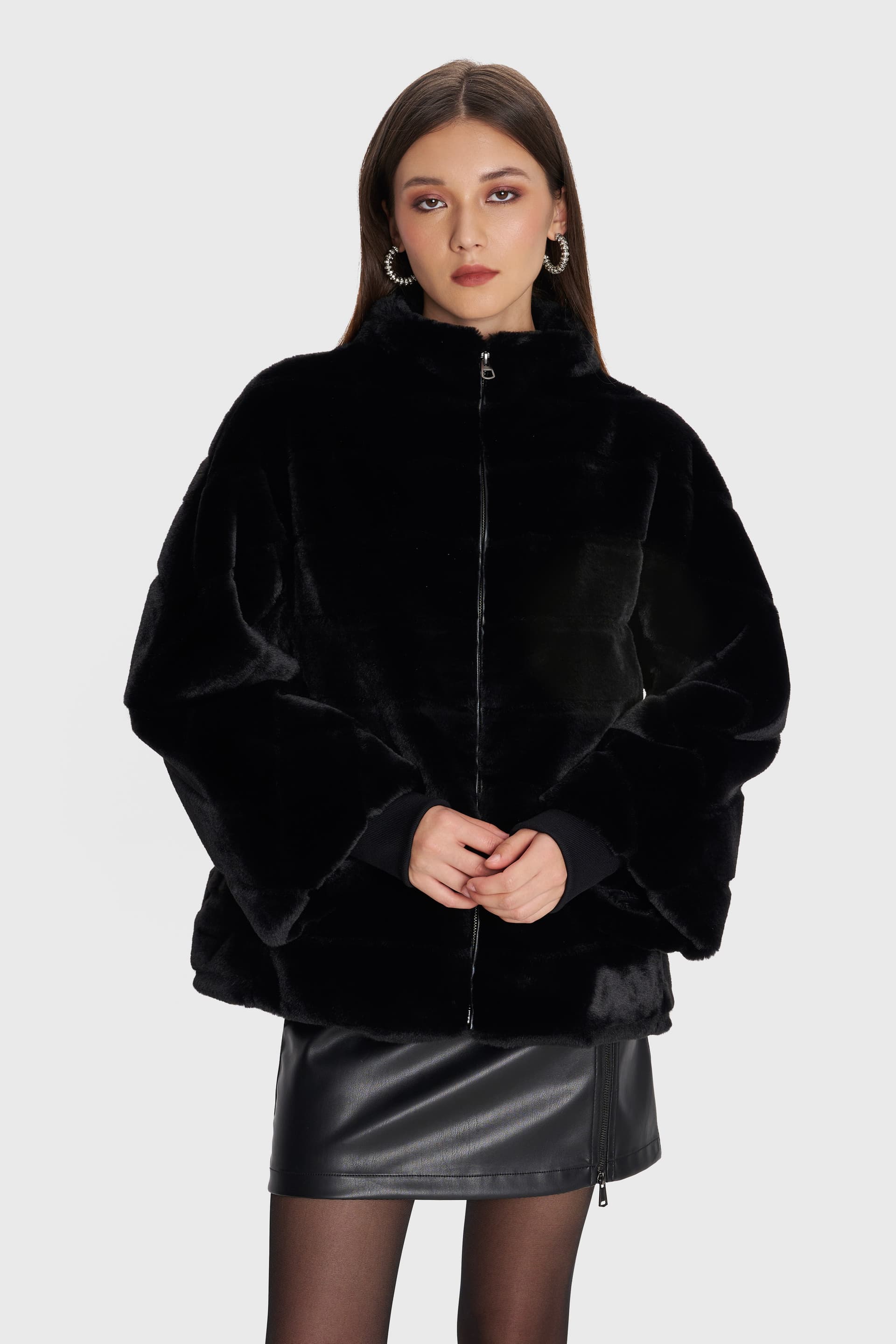 Παλτό με όψη γούνας - Μαύρο