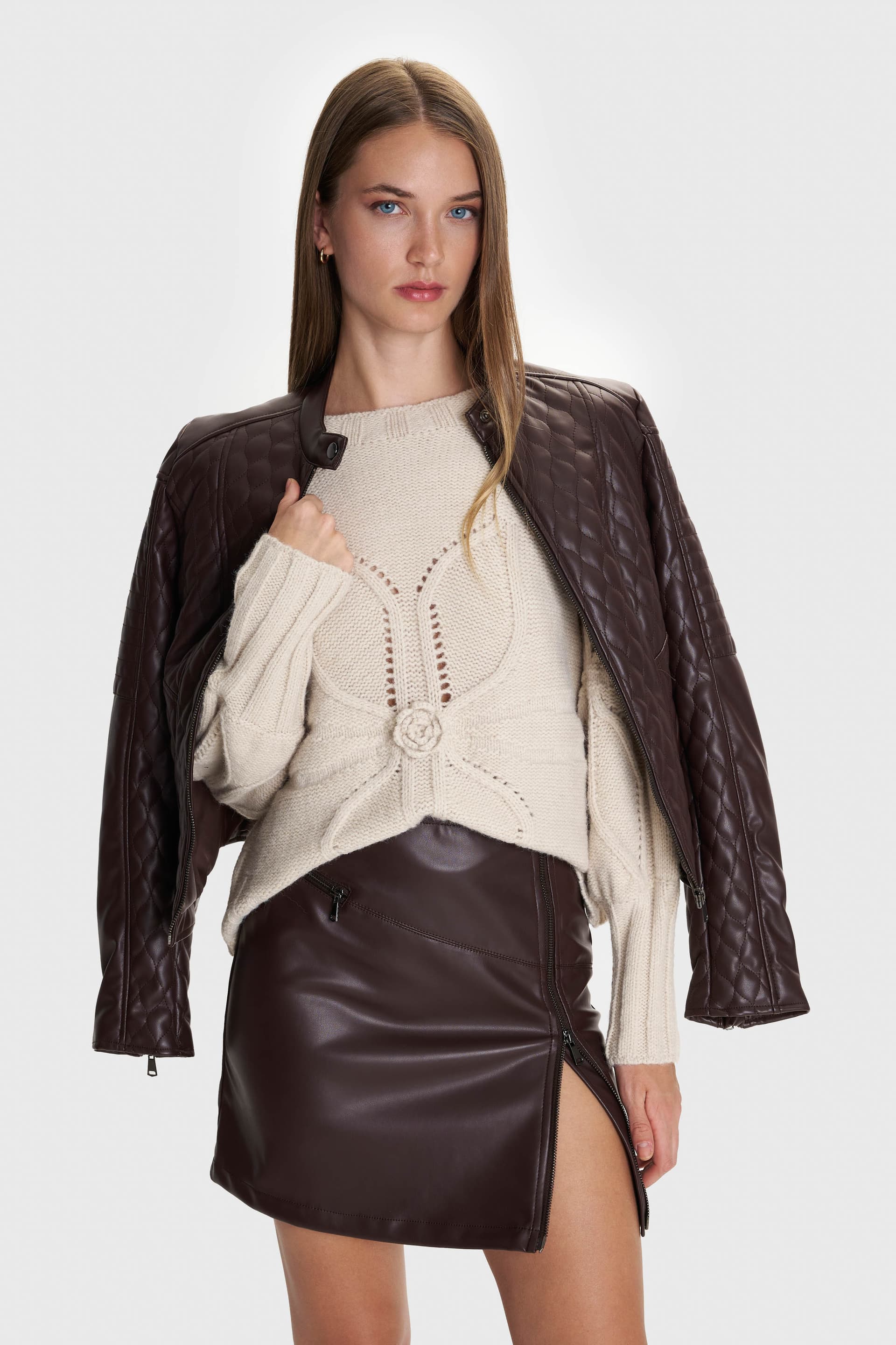 Πλεκτό πουλόβερ με σχέδιο λουλούδι - Εκρού