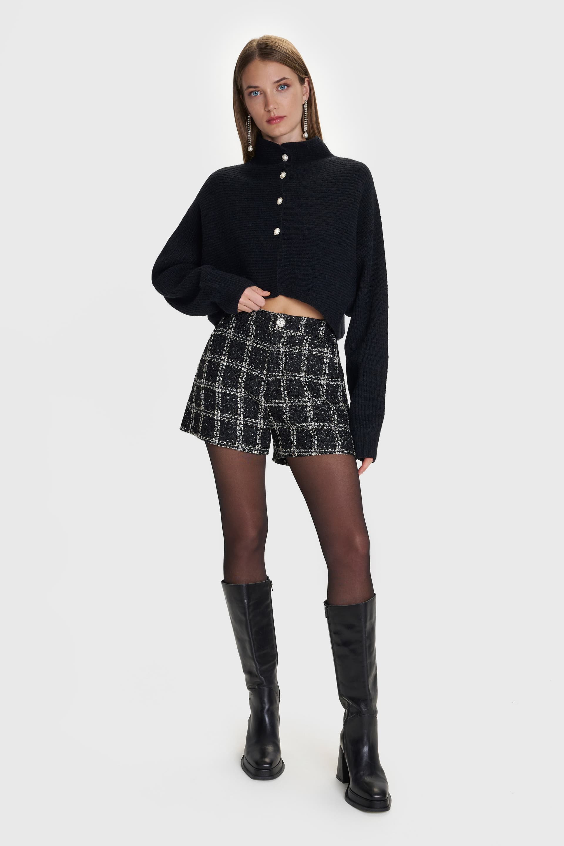 Ζακέτα κοντή με ιδιαίτερα κουμπιά - Μαύρο