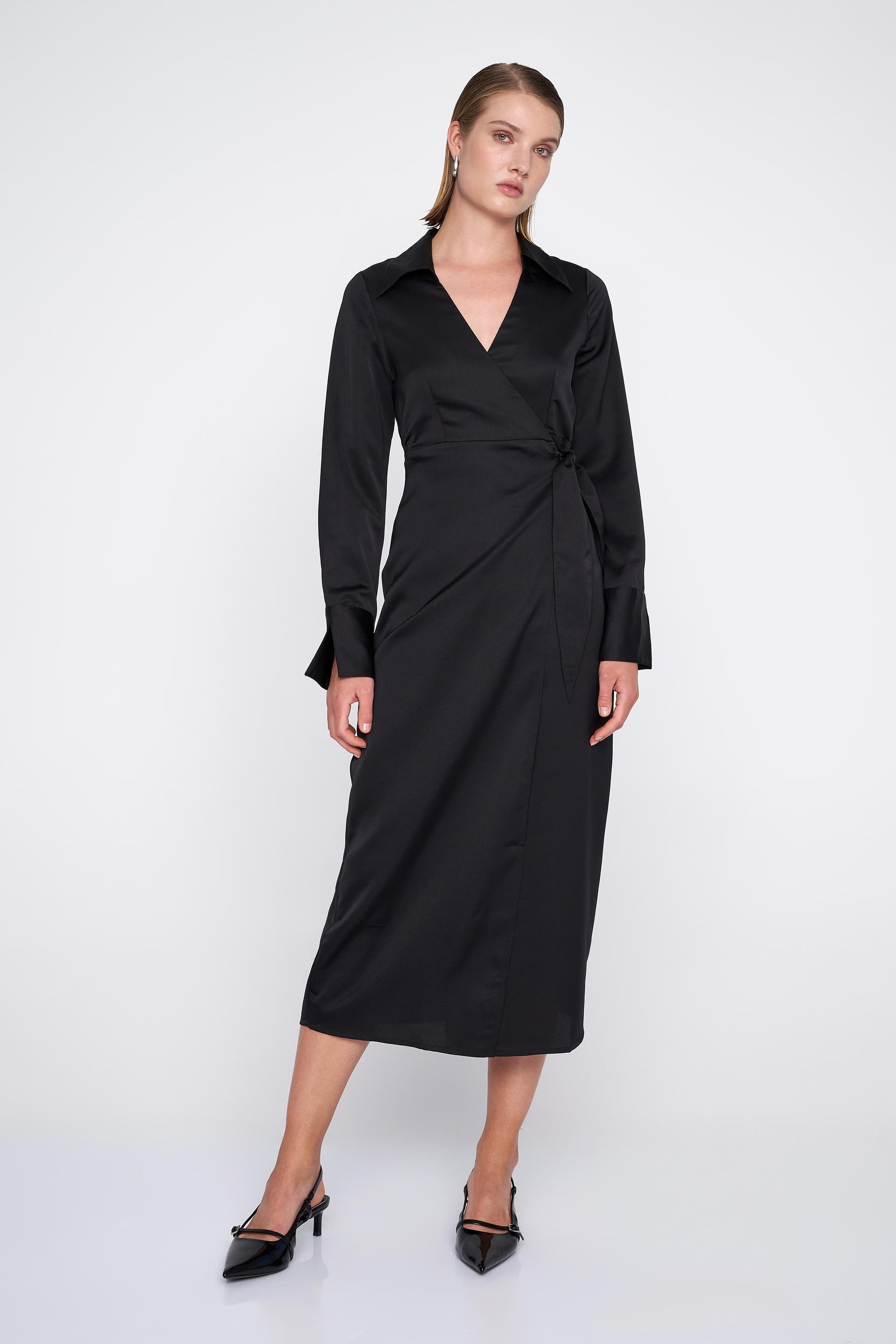 Φόρεμα κρουαζέ με γιακά - Μαύρο