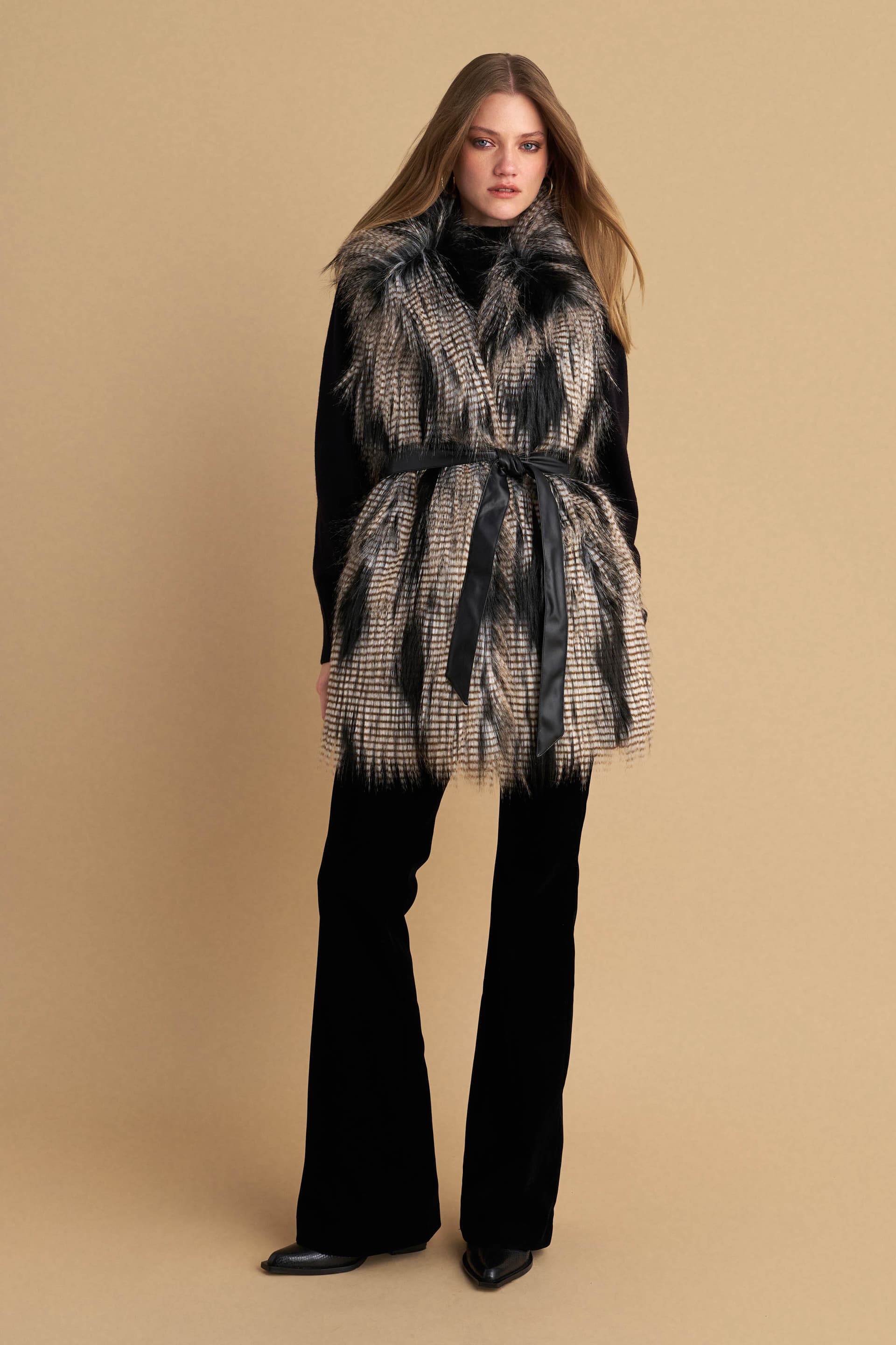 Γιλέκο με όψη γούνας - Μαύρο