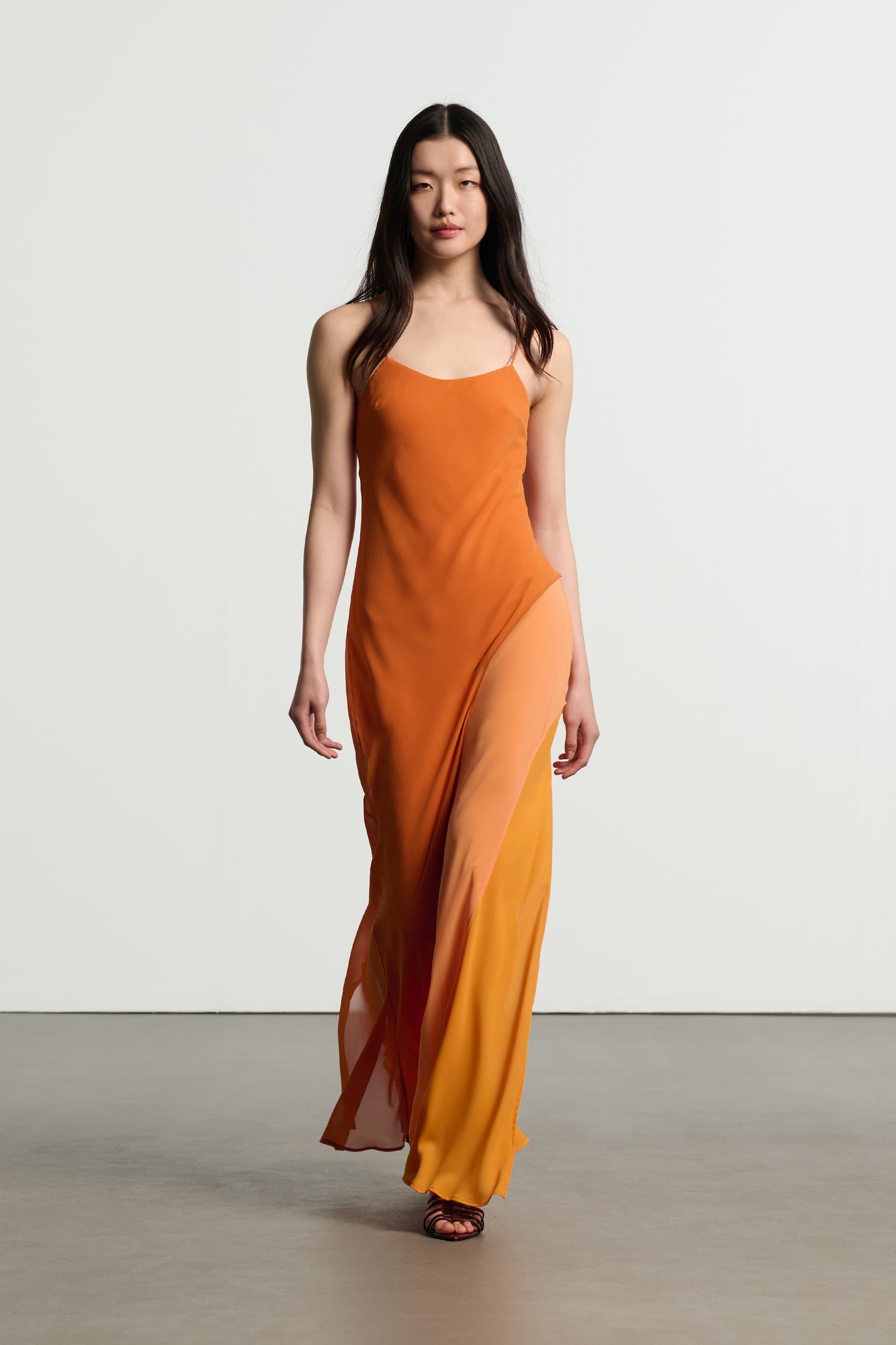 Τρίχρωμο μάξι φόρεμα με λοξό κόψιμο - ORANGE