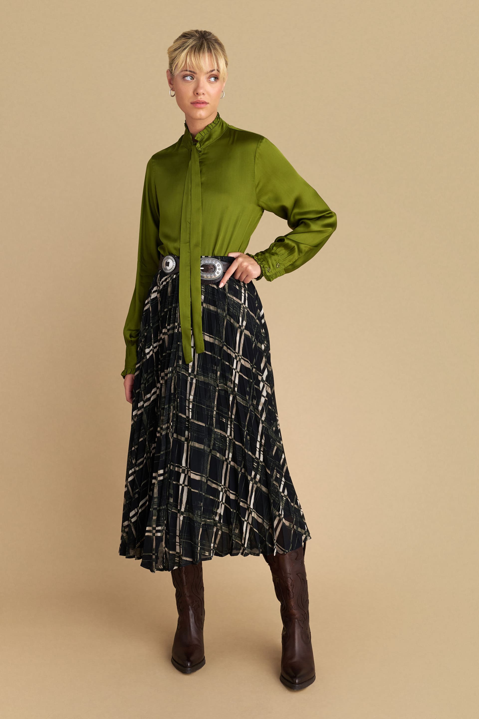 Πουκάμισο μονόχρωμο με κουμπιά - Λαδί