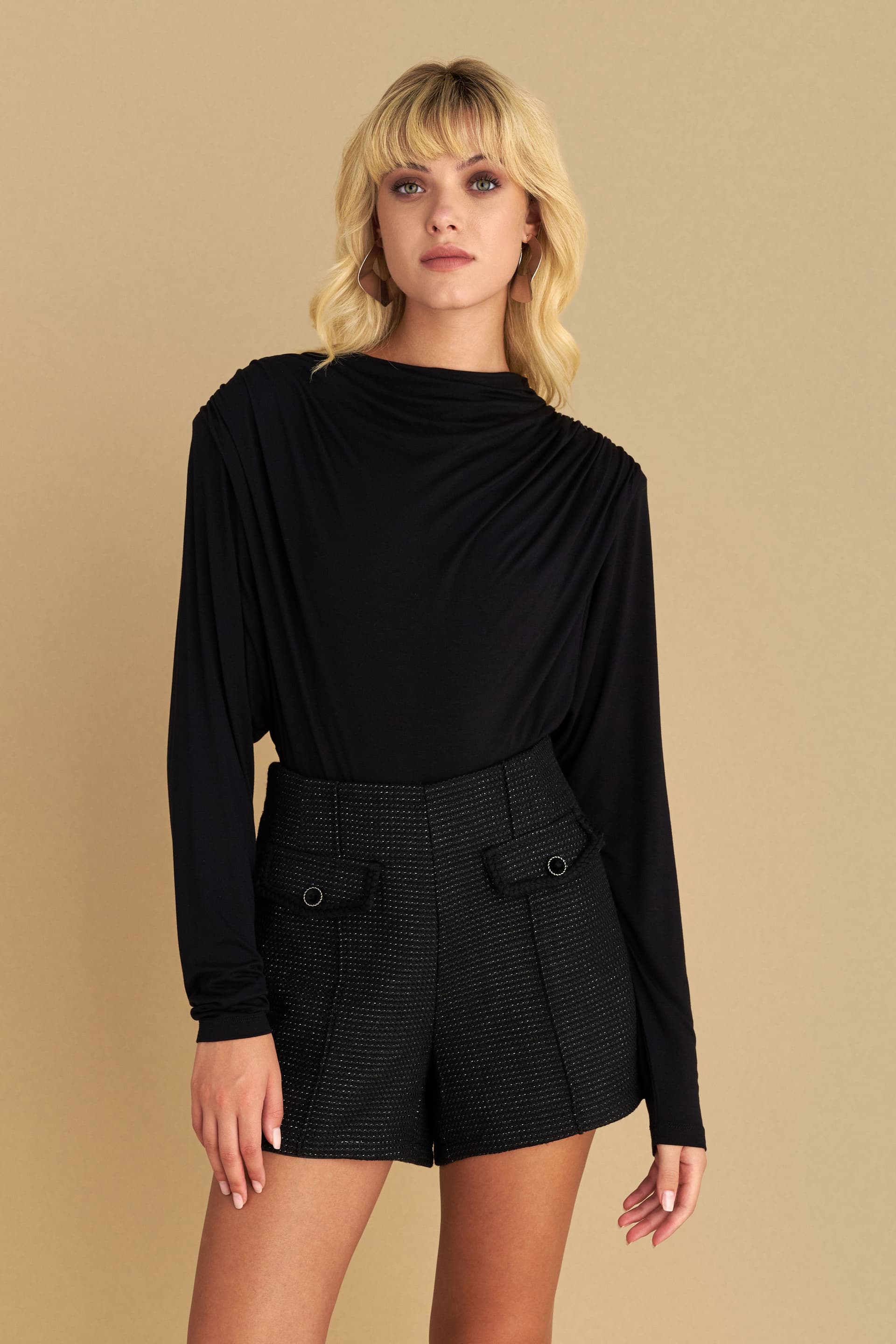 Τοπ με βάτες και σούρες - Μαύρο