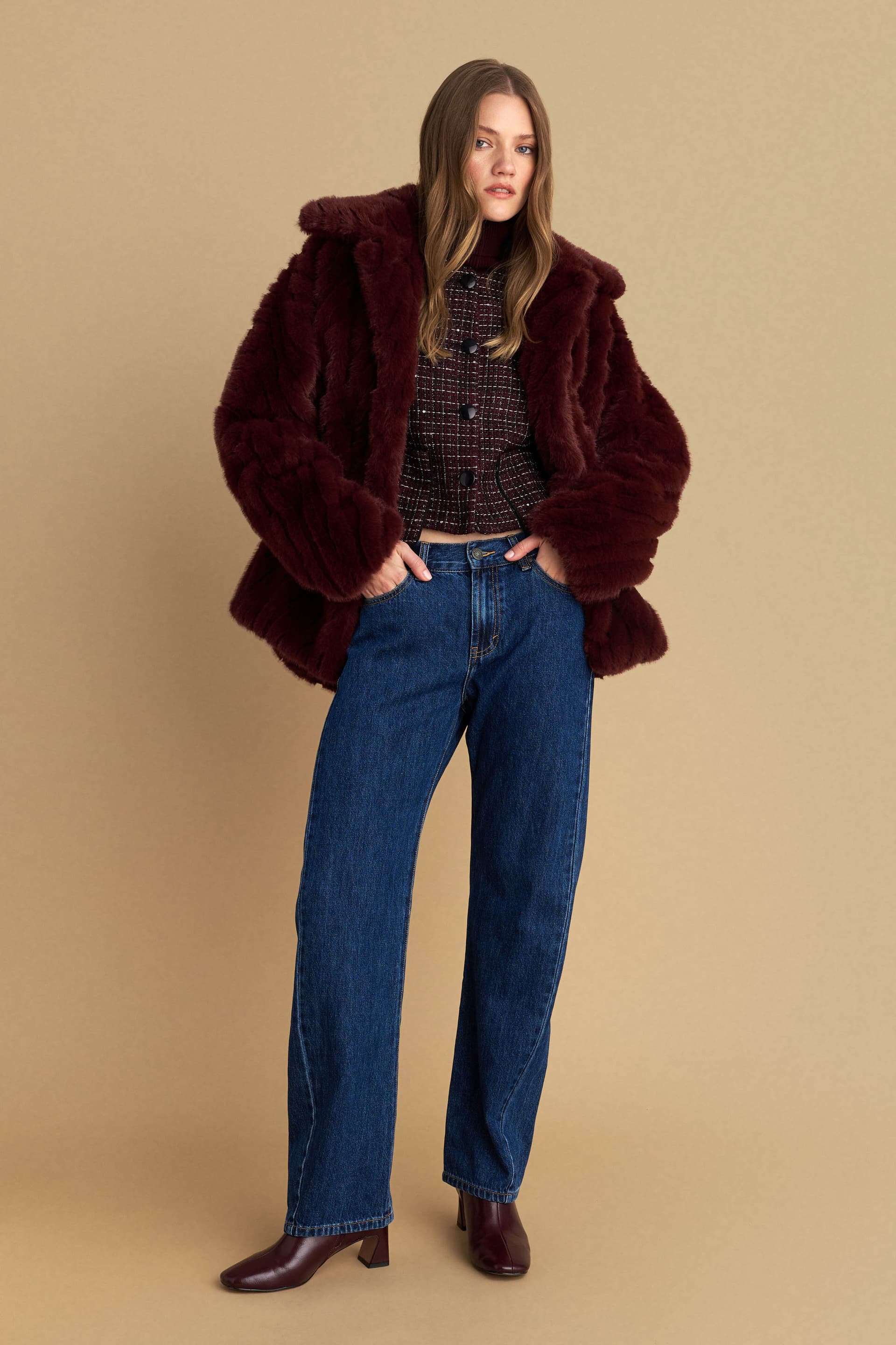 Μπουφάν με γούνινη όψη κουμπιά - RED ROSE