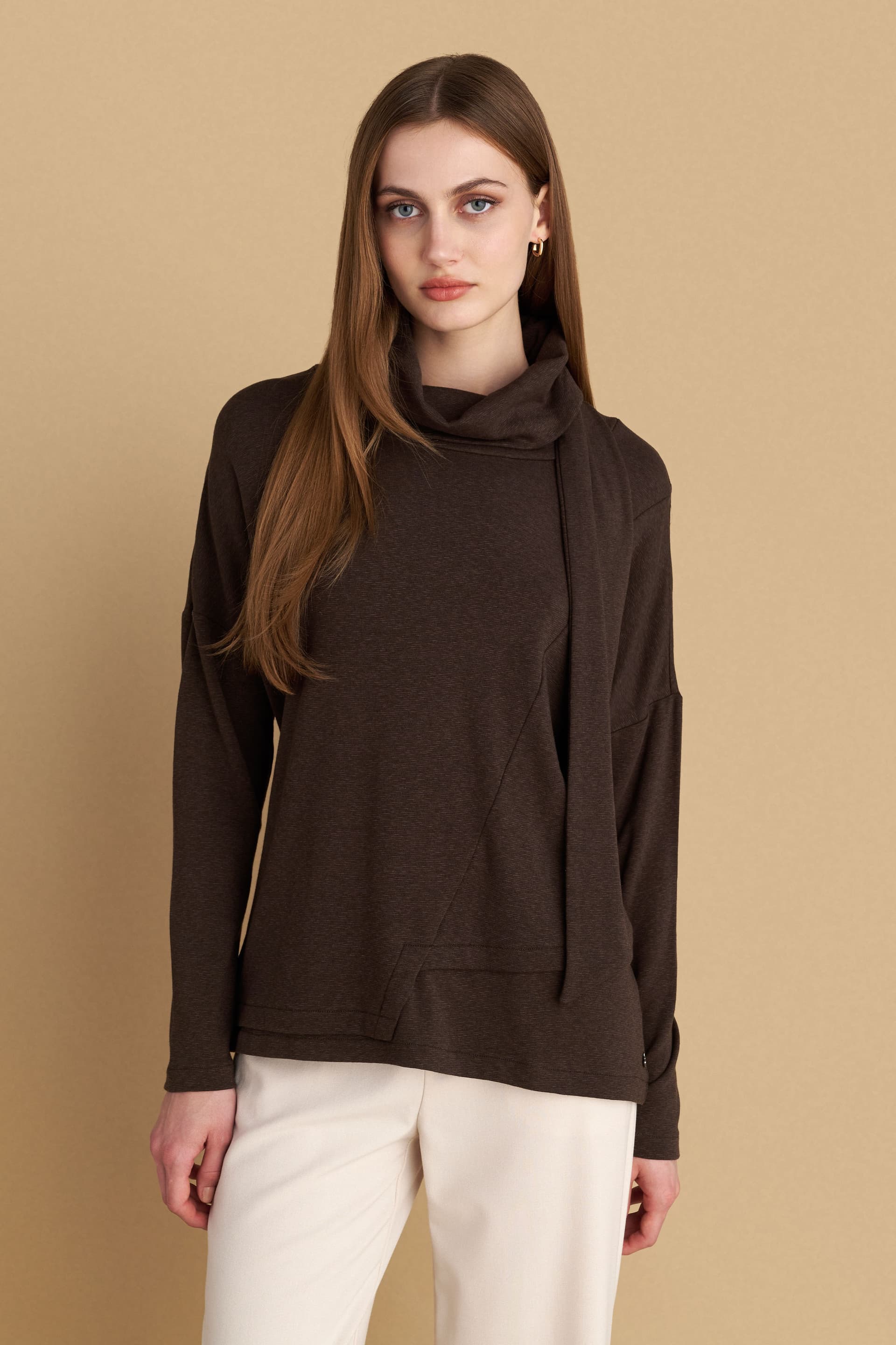 Μπλούζα με loose λαιμό - CHESTNUT