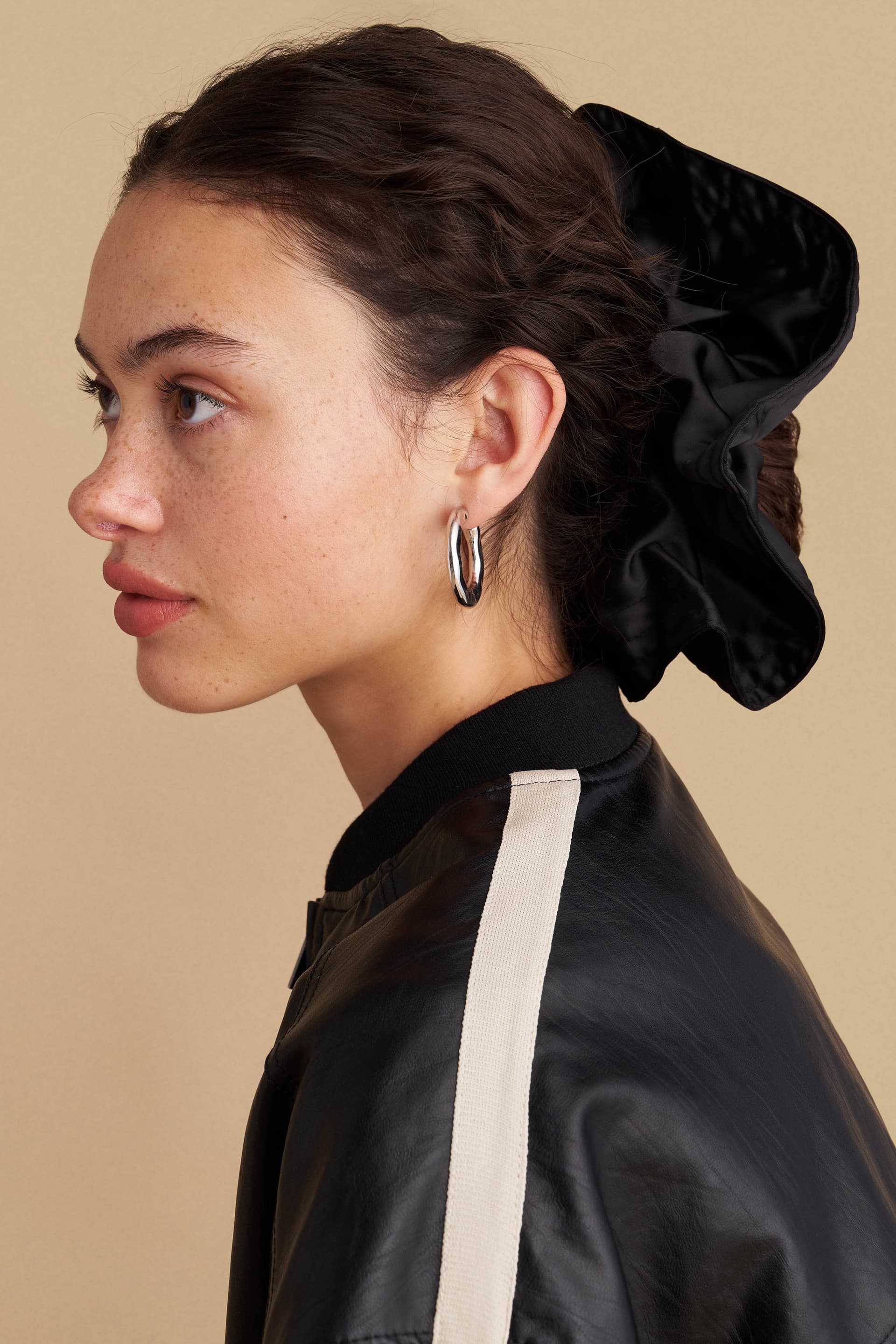 Κοκαλάκι μαλλιών oversized - Μαύρο