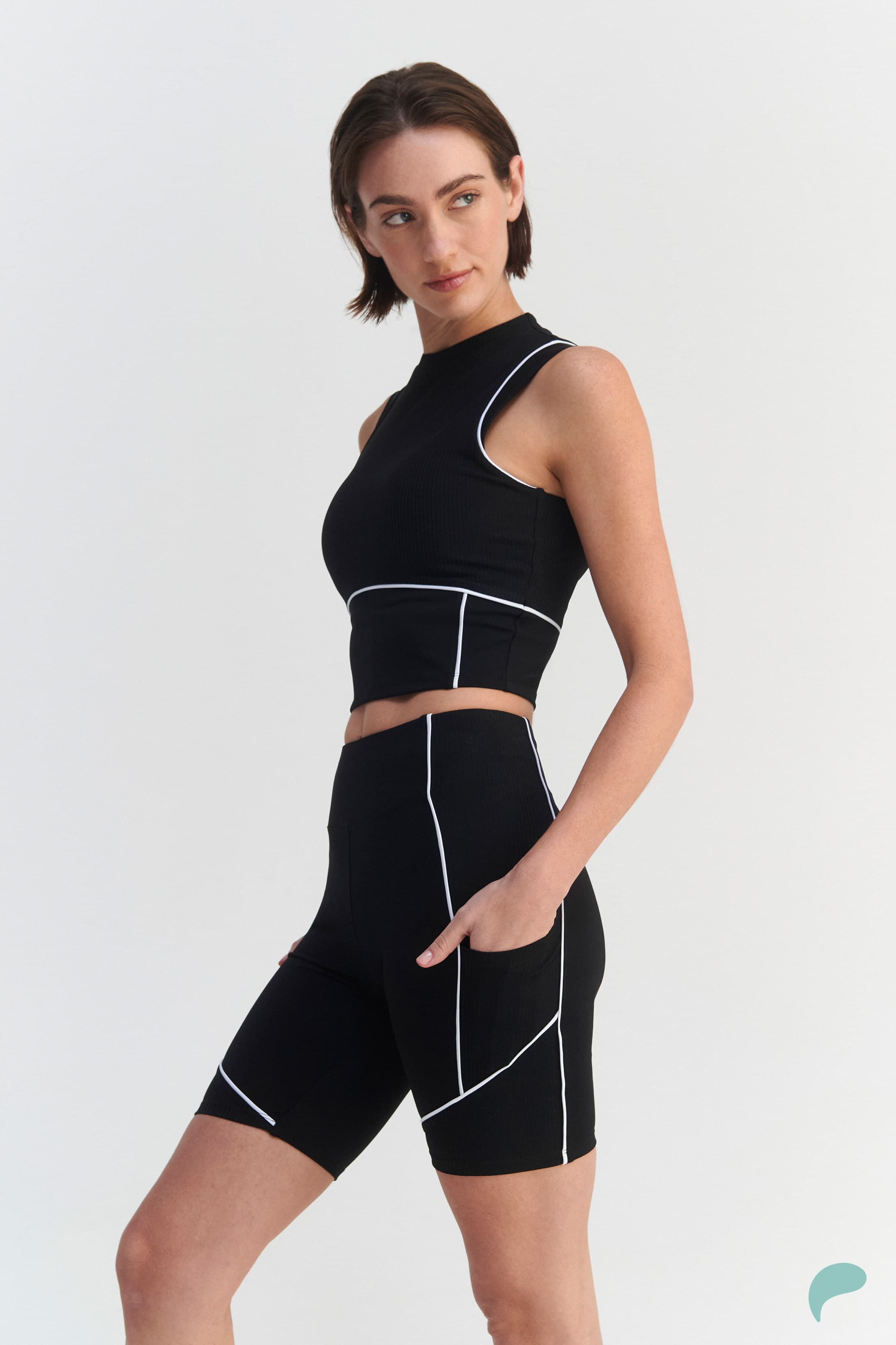 Σορτς ψηλόμεσο rib με τσέπη - Μαύρο