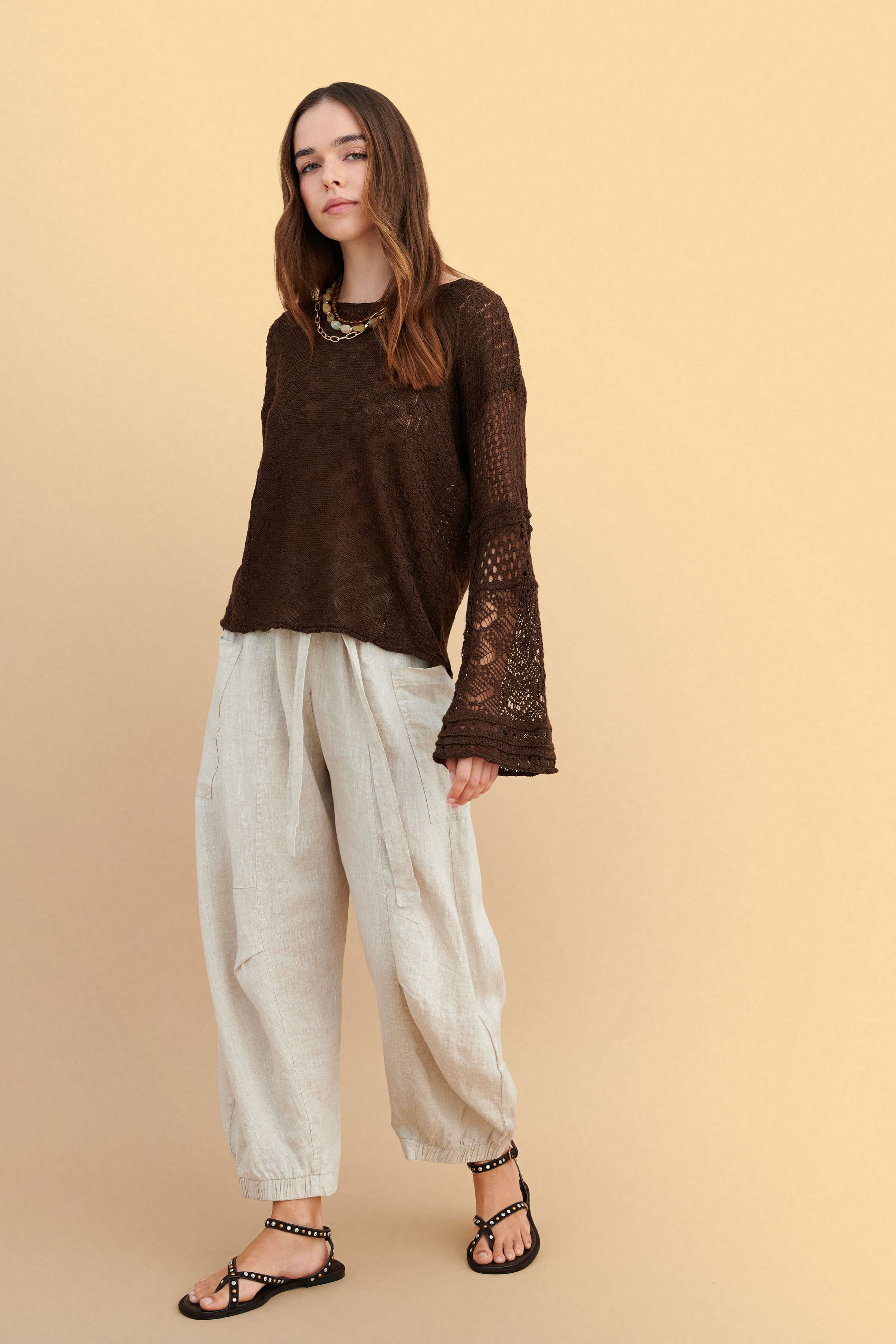 Μπλούζα πλεκτή με ιδιαίτερα μανίκια - CHOCOLATE