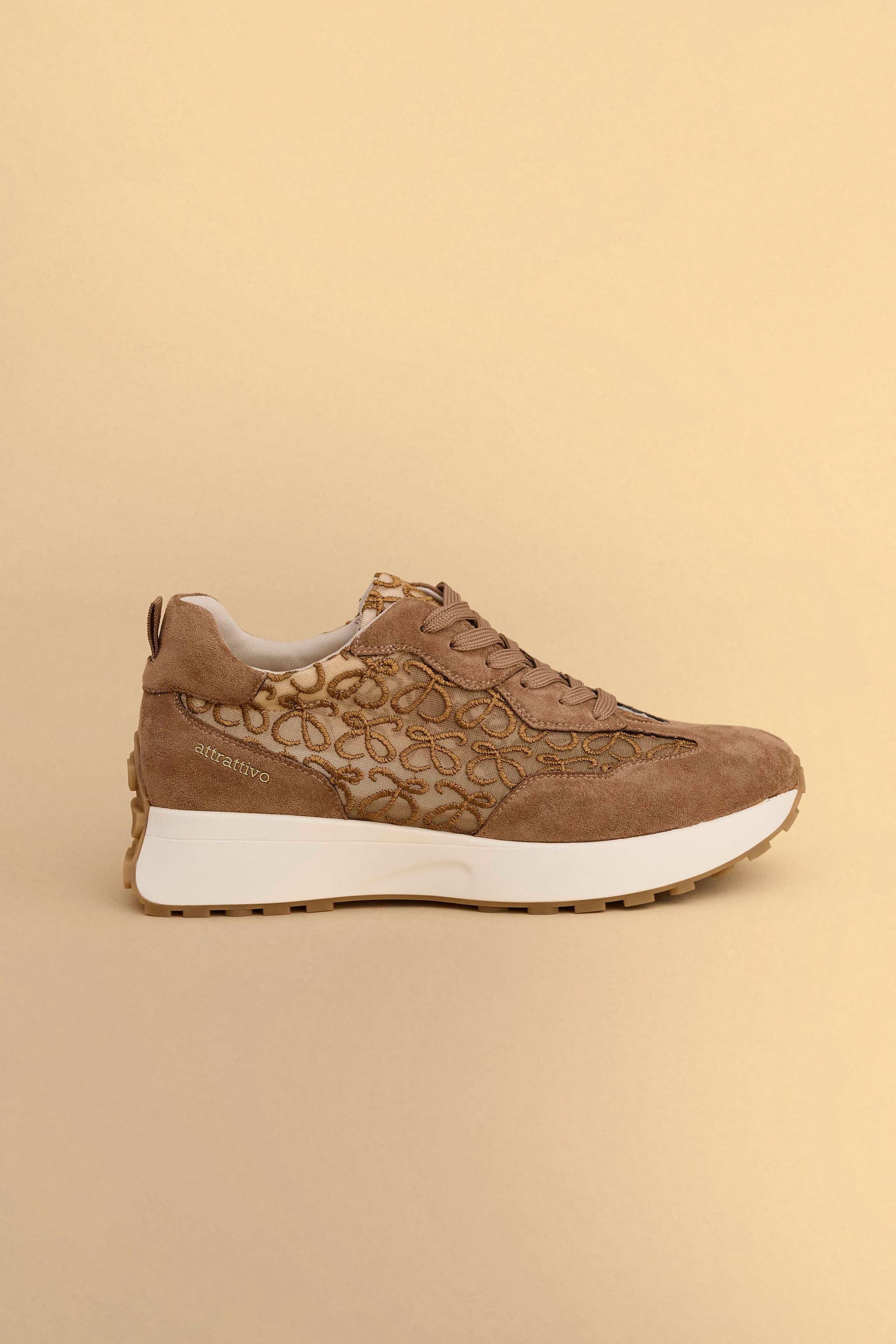 Suede sneakers με κέντημα - Καφέ