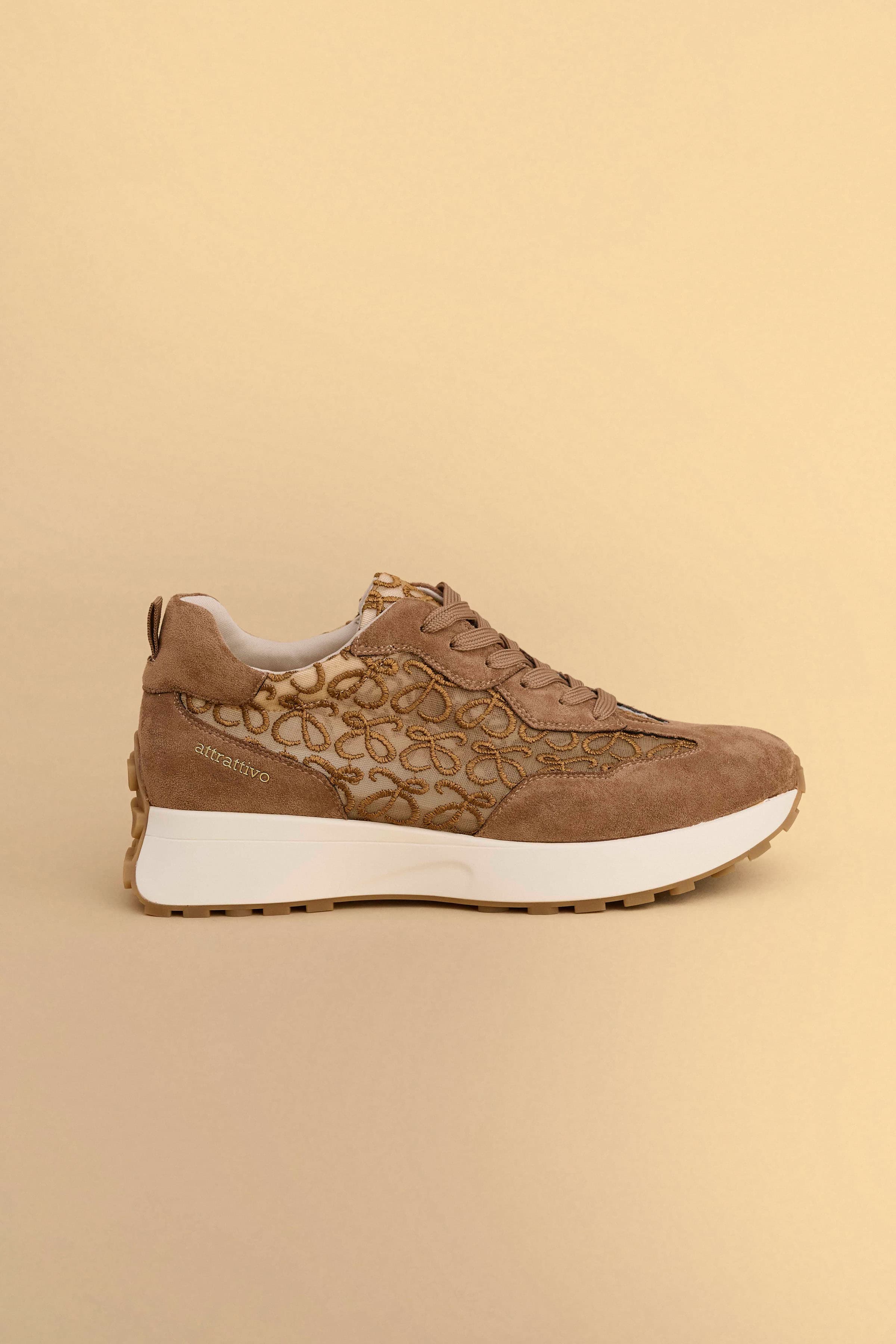 Suede sneakers με κέντημα - Καφέ