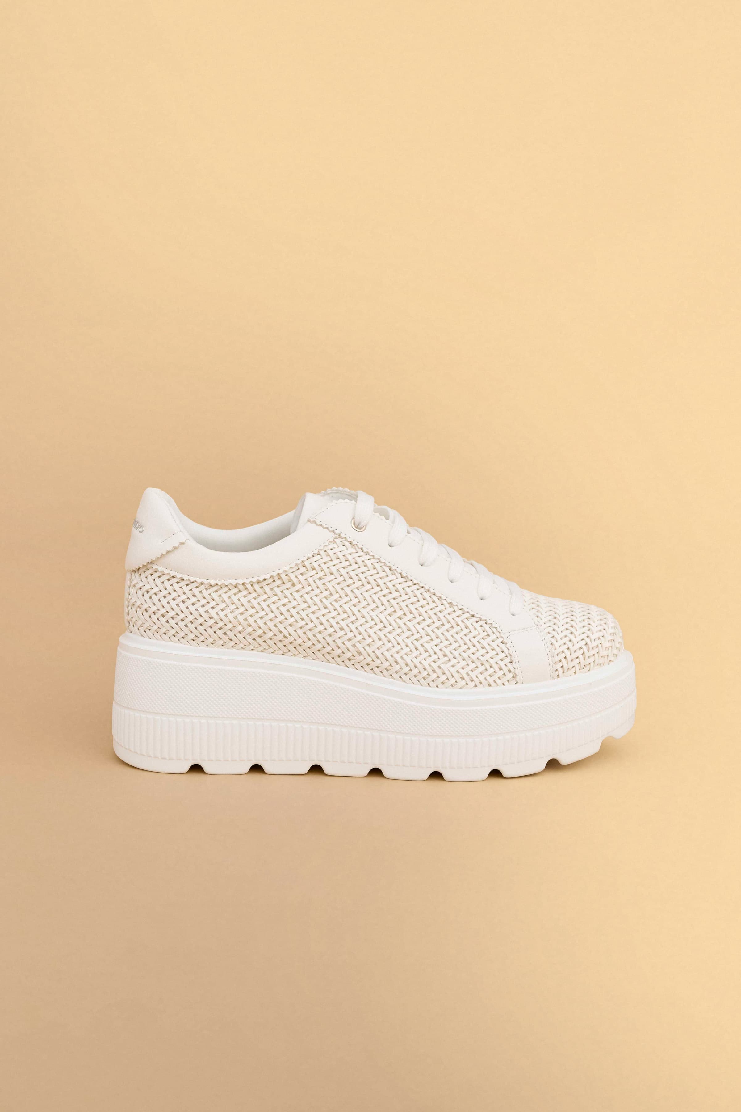 Sneakers με πλέξη και χοντρή σόλα - Λευκό