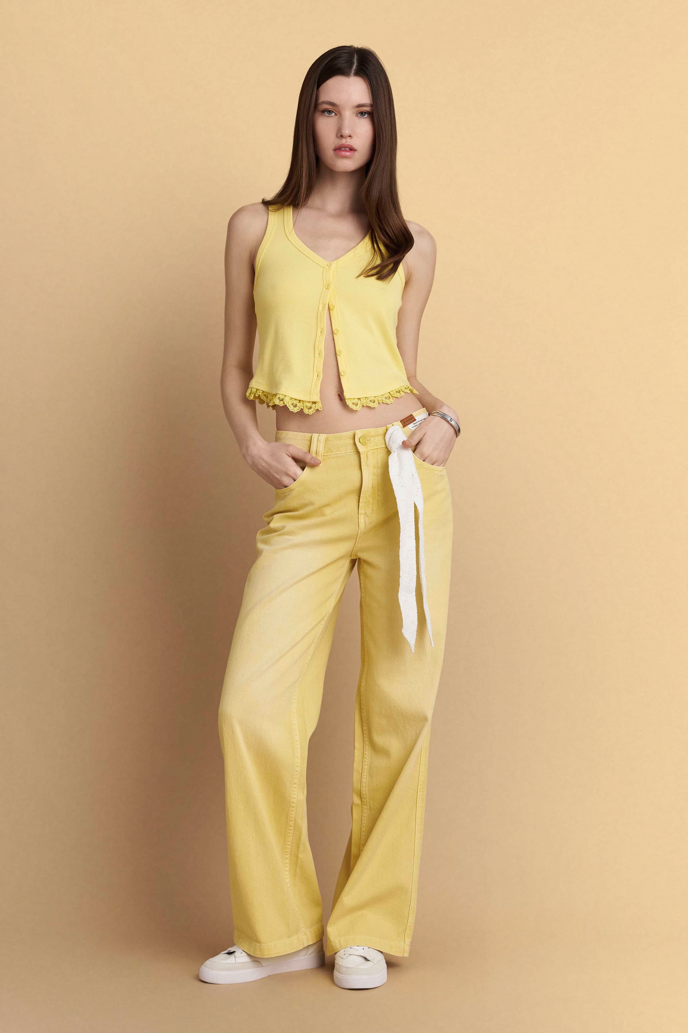 Τοπ αμάνικο με λεπτομέρεια - YELLOW