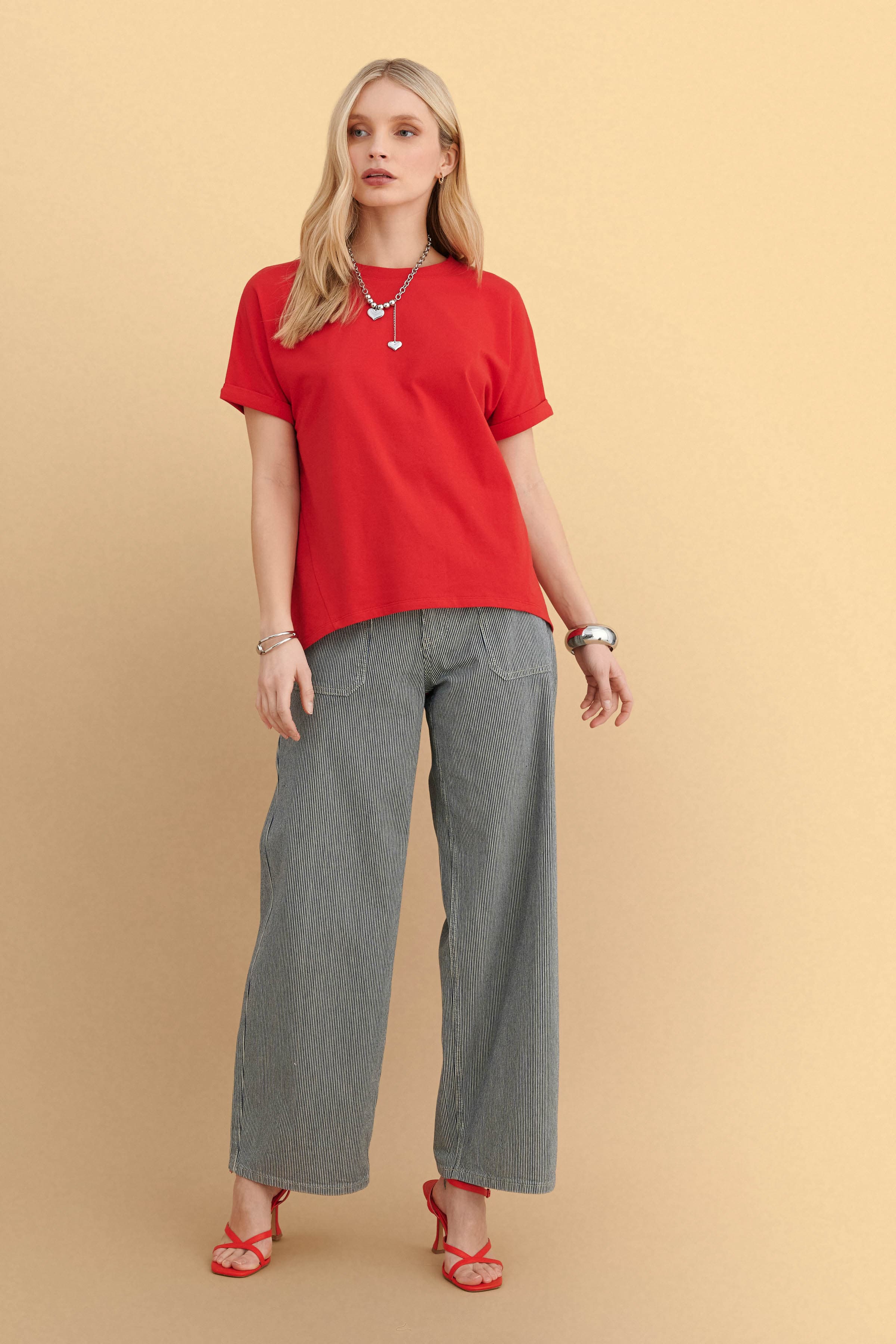 Μπλούζα κοντομάνικη με κολιέ - Κόκκινο