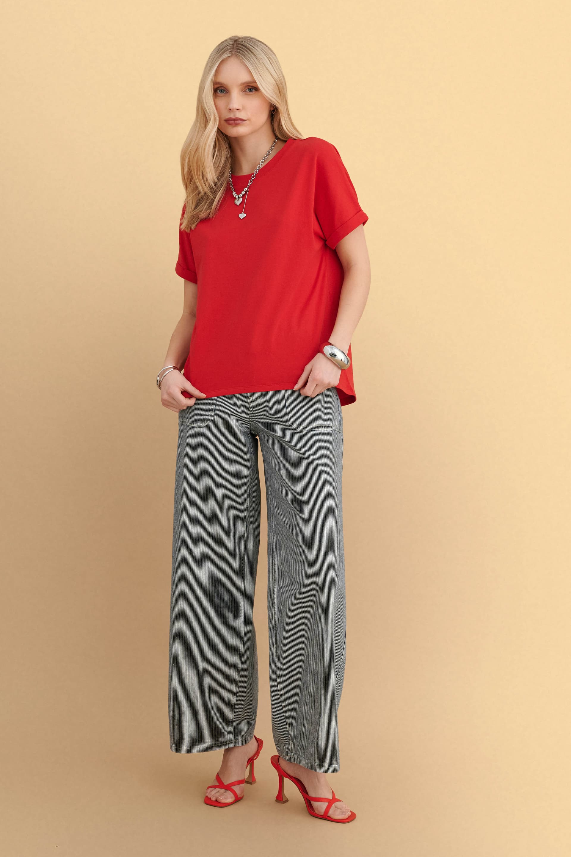 Μπλούζα κοντομάνικη με κολιέ - Κόκκινο