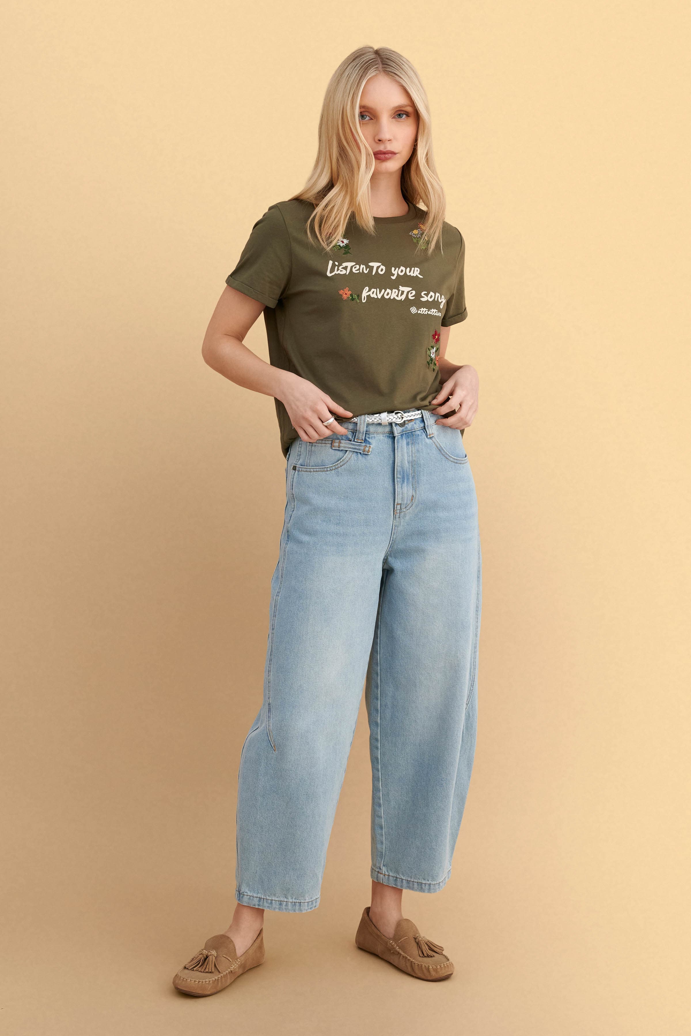 Μπλούζα κοντομάνικη με στάμπα και κεντήματα - Χακί