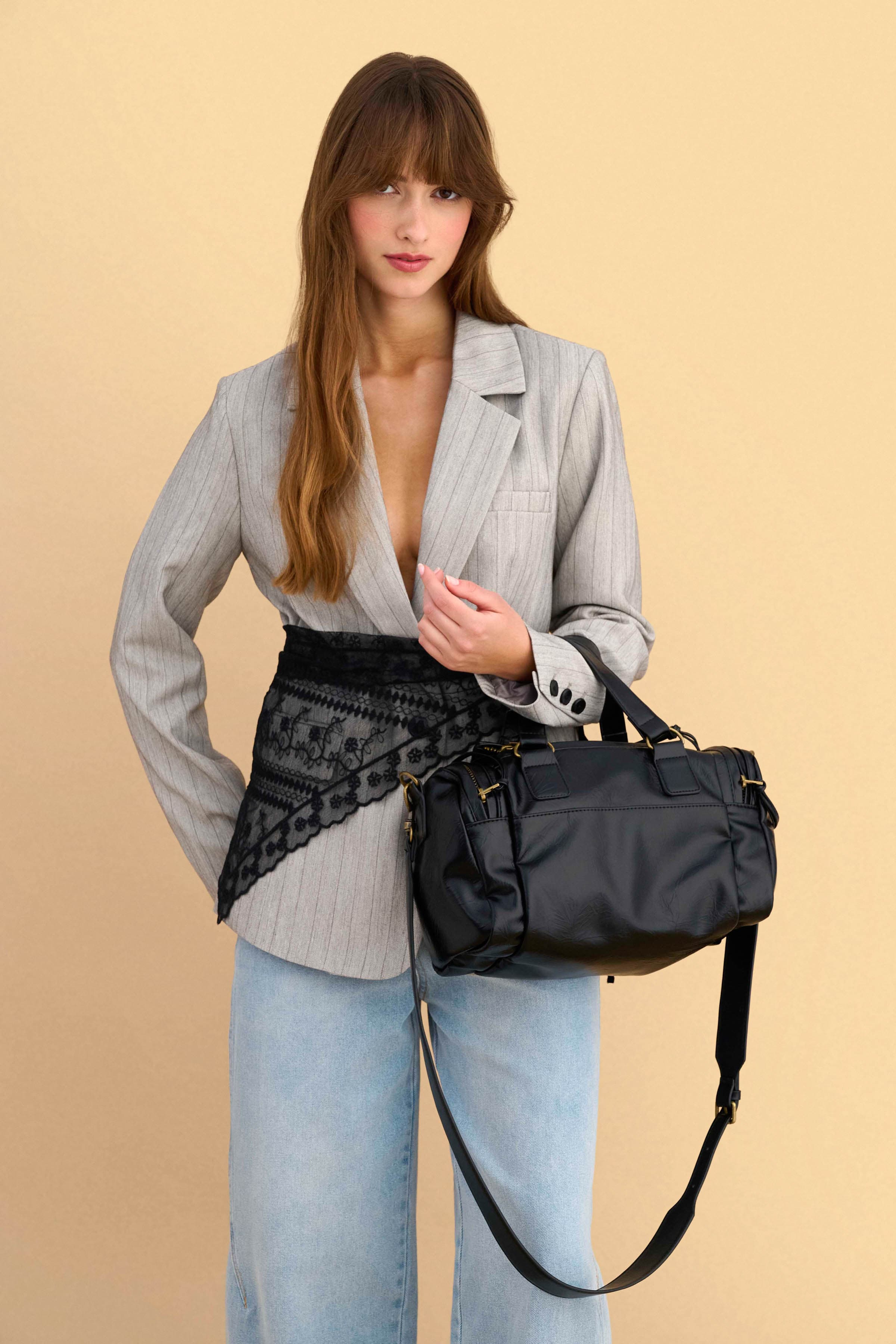 Τσάντα χειρός με δερμάτινη όψη - Μαύρο