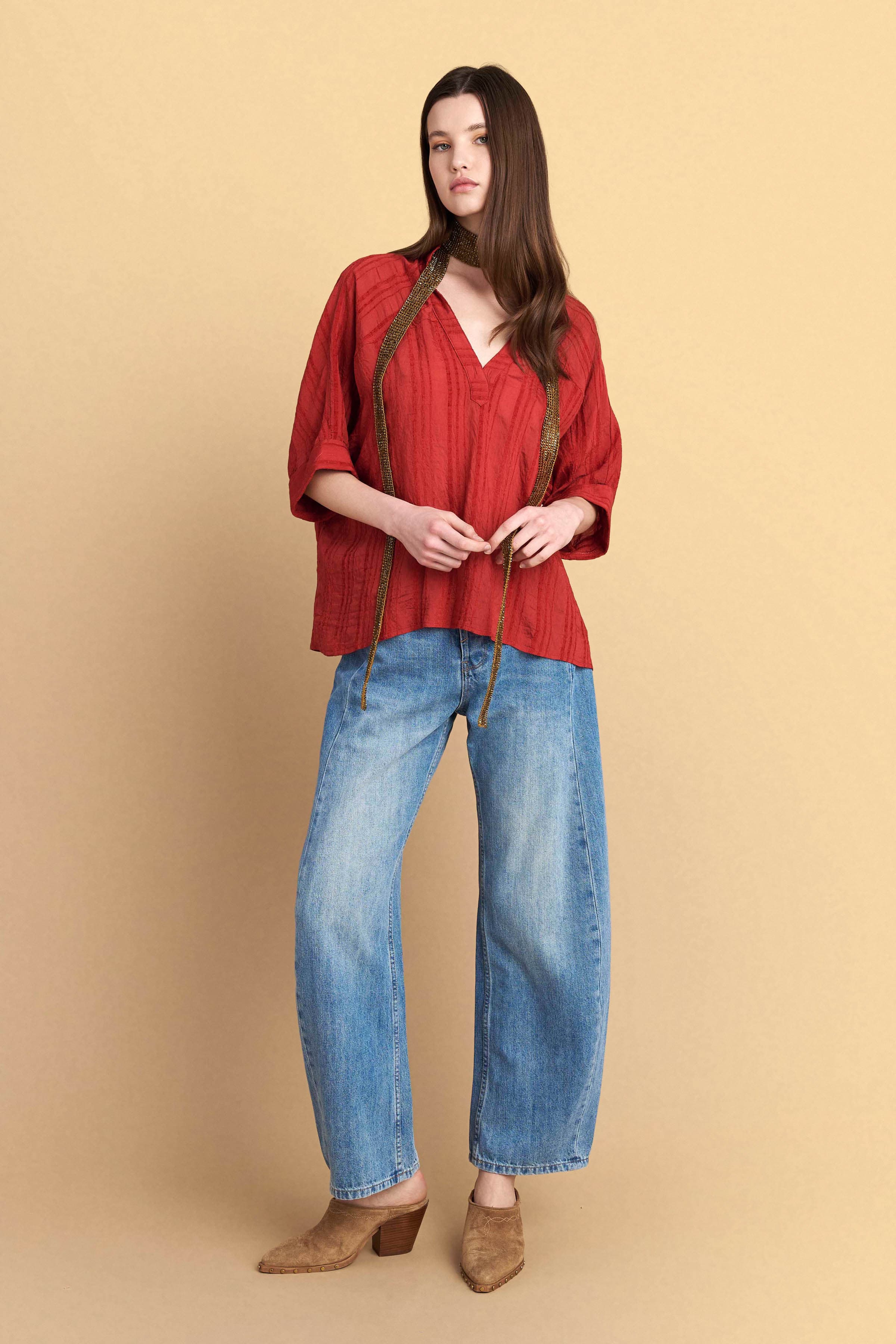 Τοπ με V λαιμόκοψη - Κόκκινο