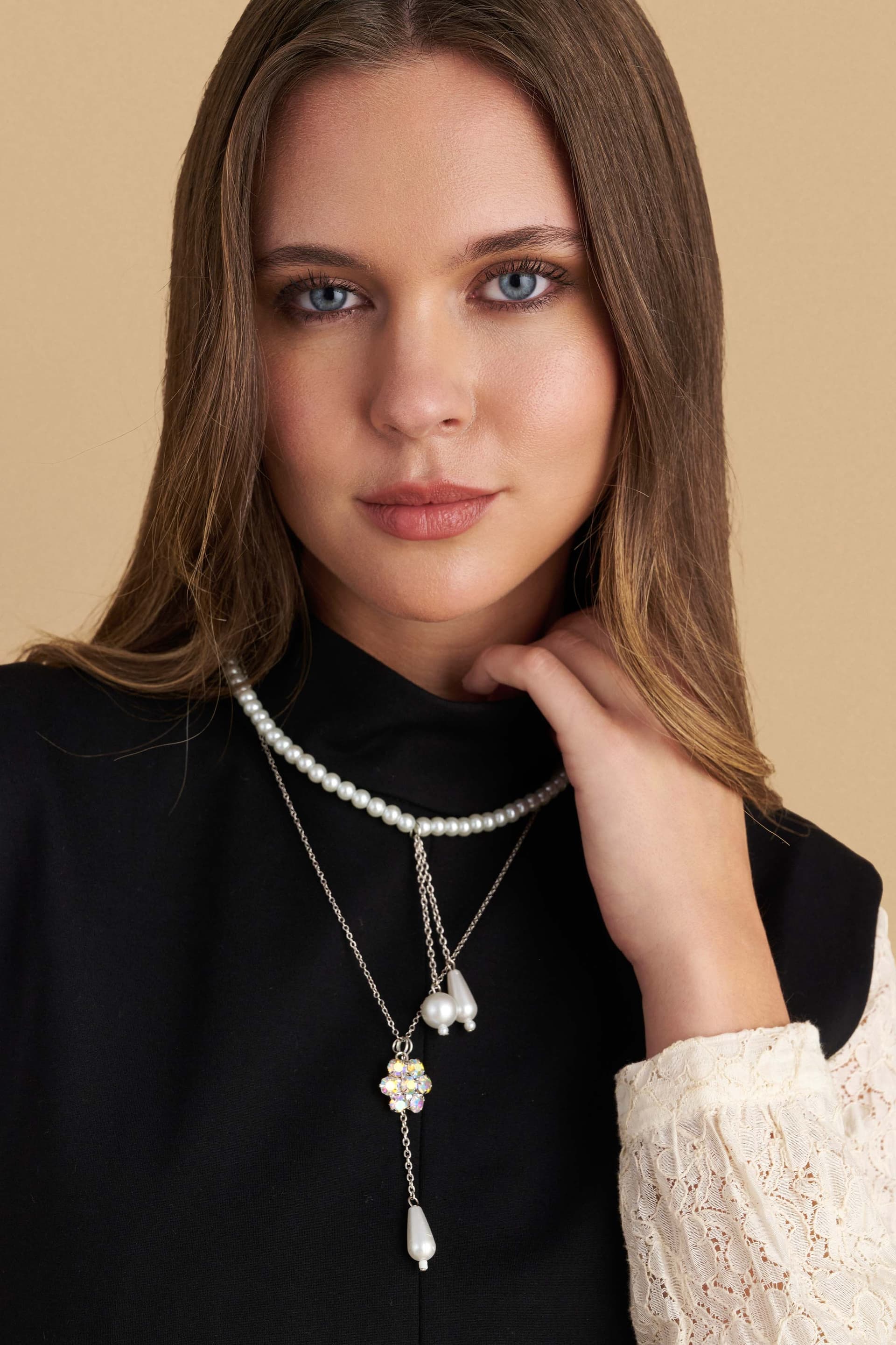 Διπλό κολίε με πέρλες και πέτρες - Λευκό