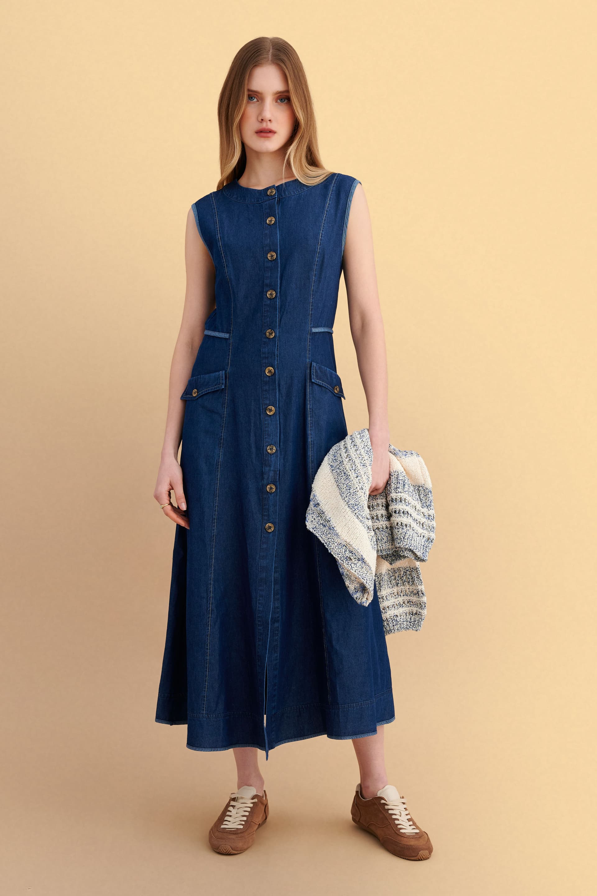 Φόρεμα μίντι τζιν με κουμπιά - Μπλε