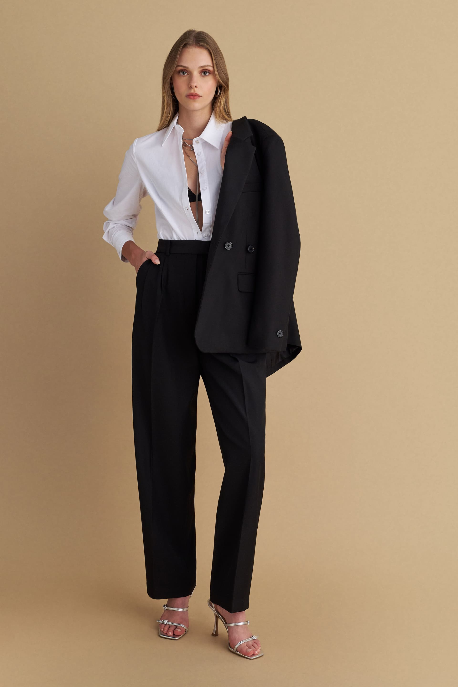 Παντελόνι κοστουμιού με πιέτες - Μαύρο