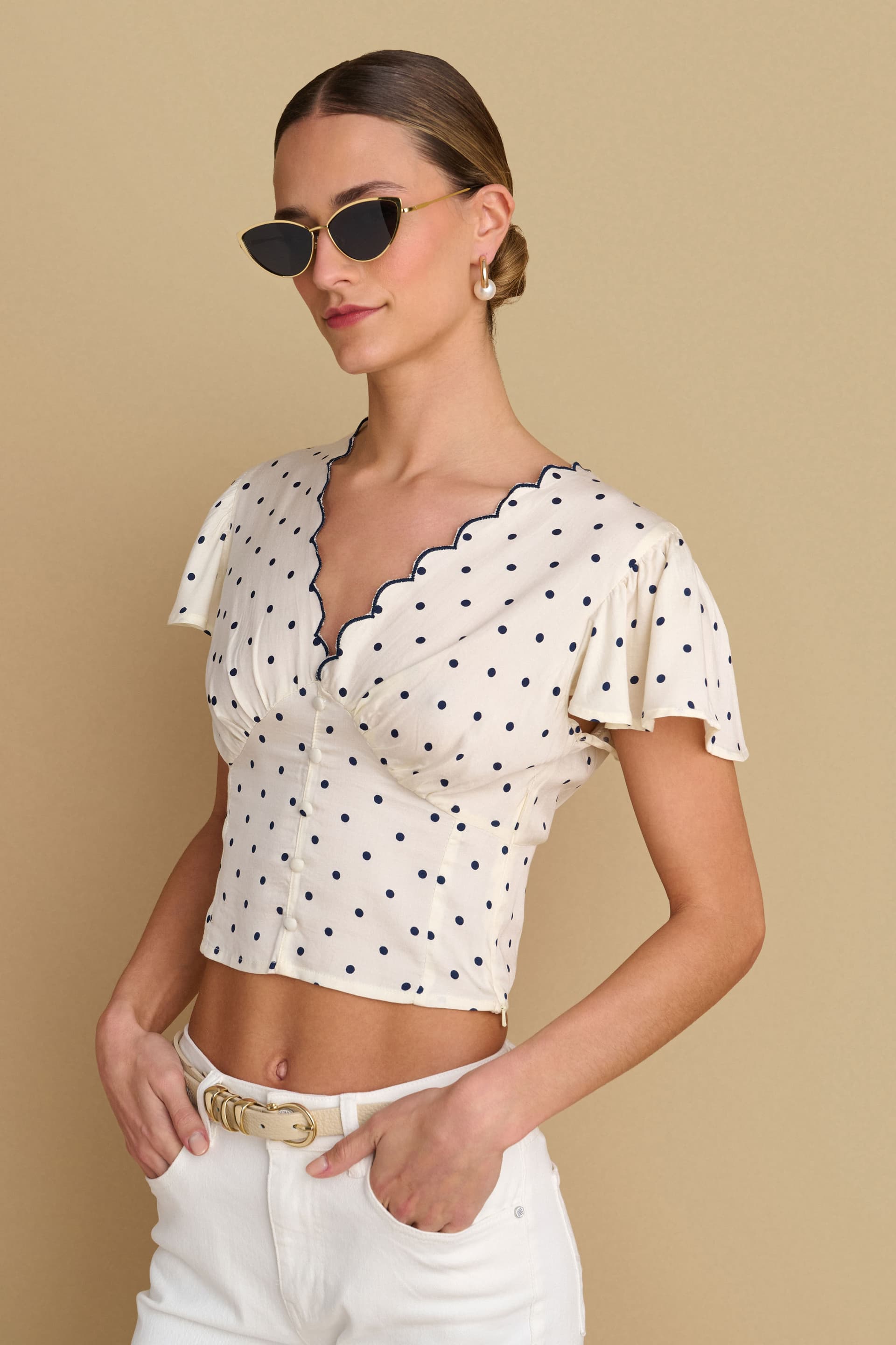 Κροπ τοπ με πουά και βολάν - Λευκό