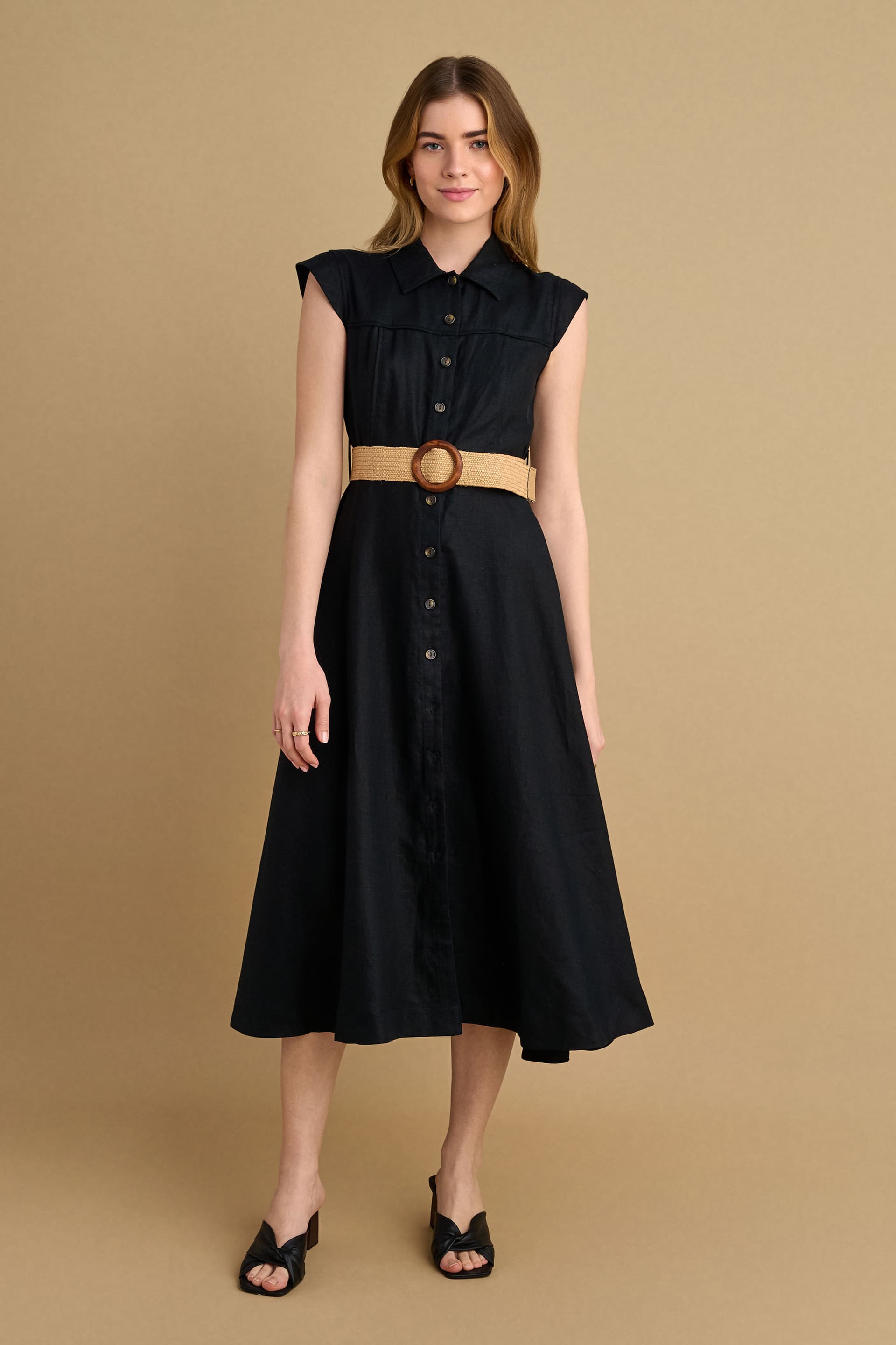 Φόρεμα λινό με ζώνη - Μαύρο