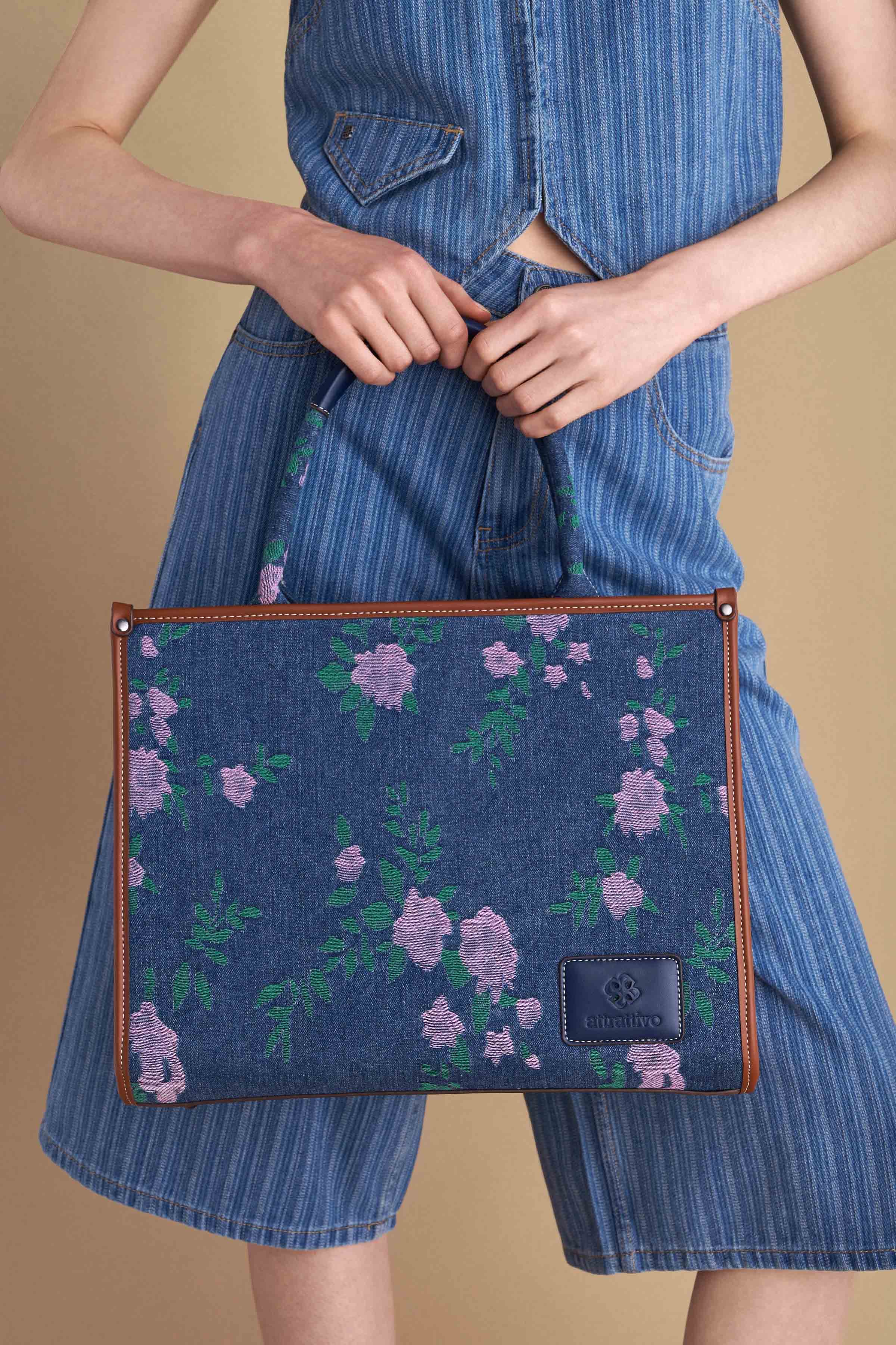 Τσάντα με φλοράλ denim όψη - DENIM