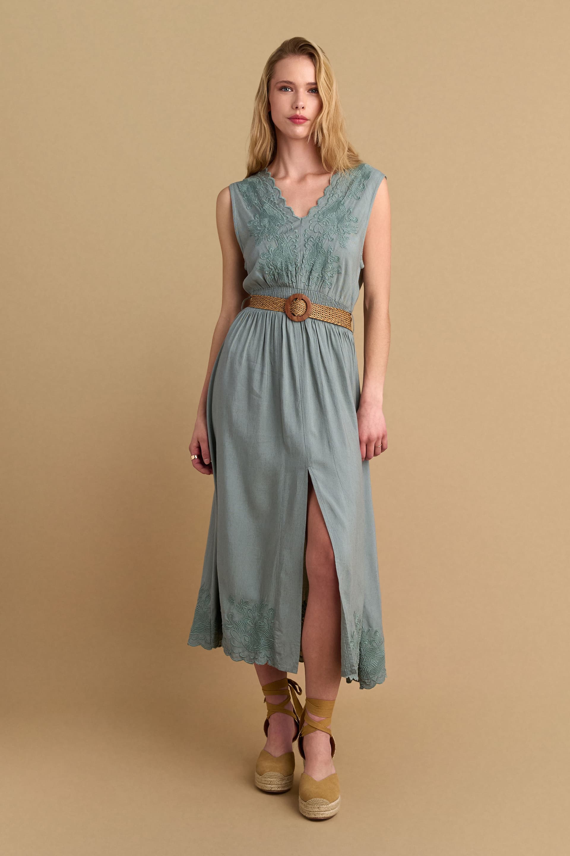 Φόρεμα με κέντημα και ζώνη - SOAP